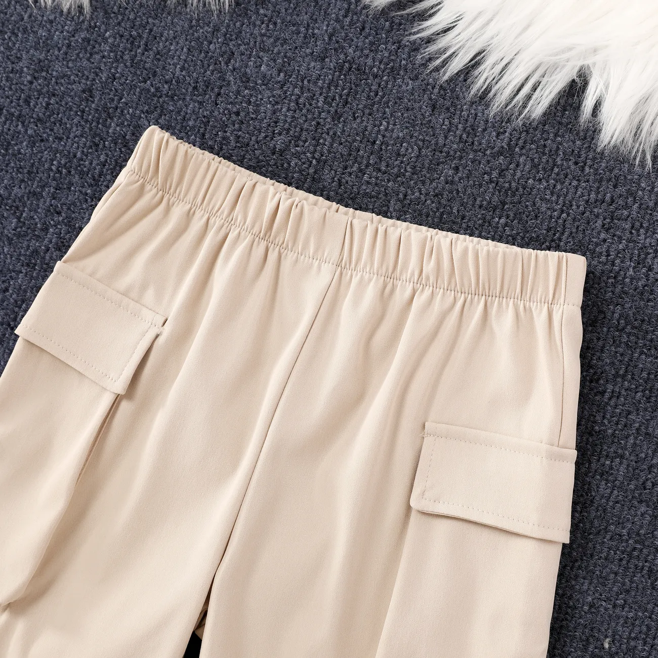Pantalones cortos casuales de poliéster para niño con bolsillos - Color liso Caqui big image 1