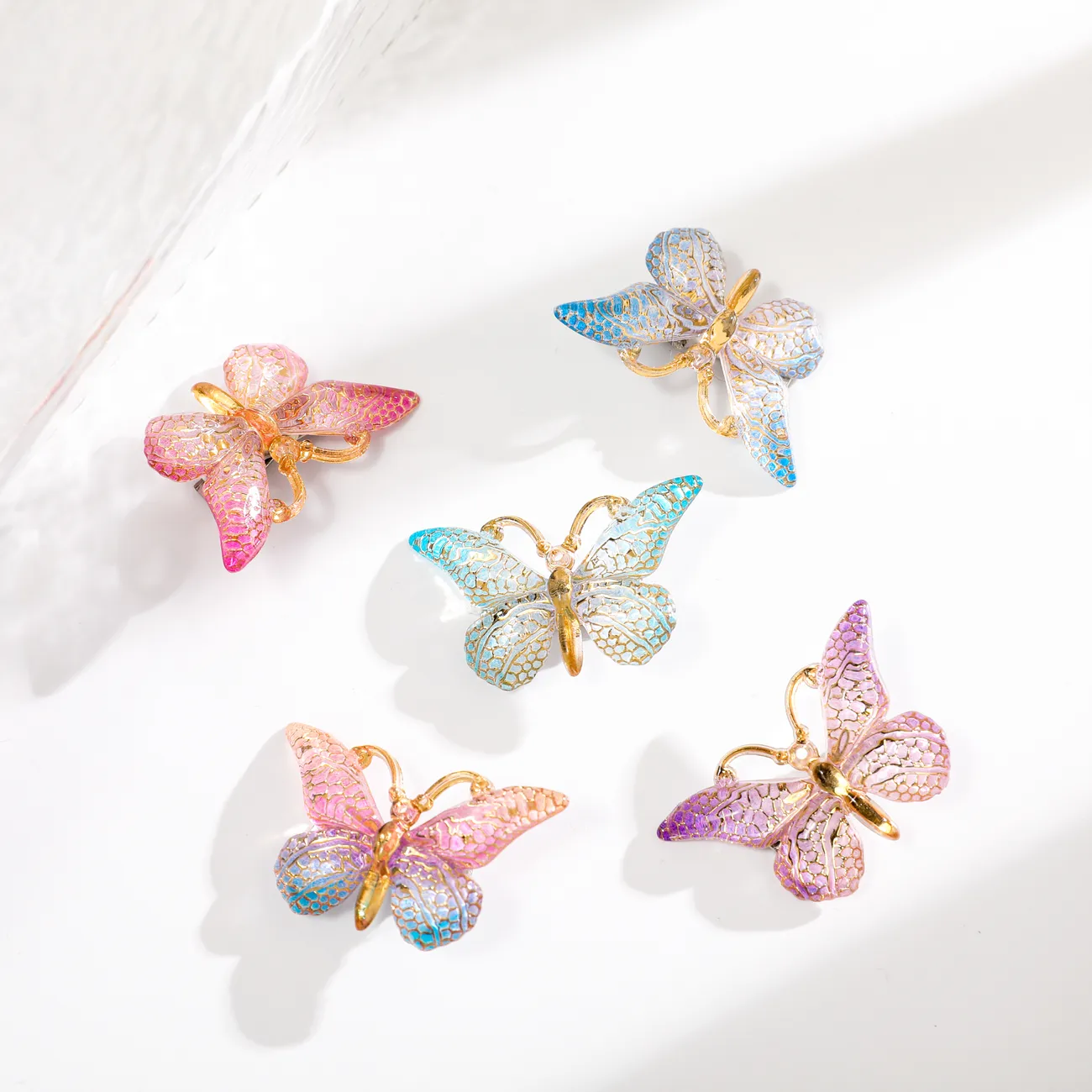 Paquete de 5 pinzas para el cabello de mariposa 3D frescas y dulces para niños pequeños / niños Multicolor big image 1