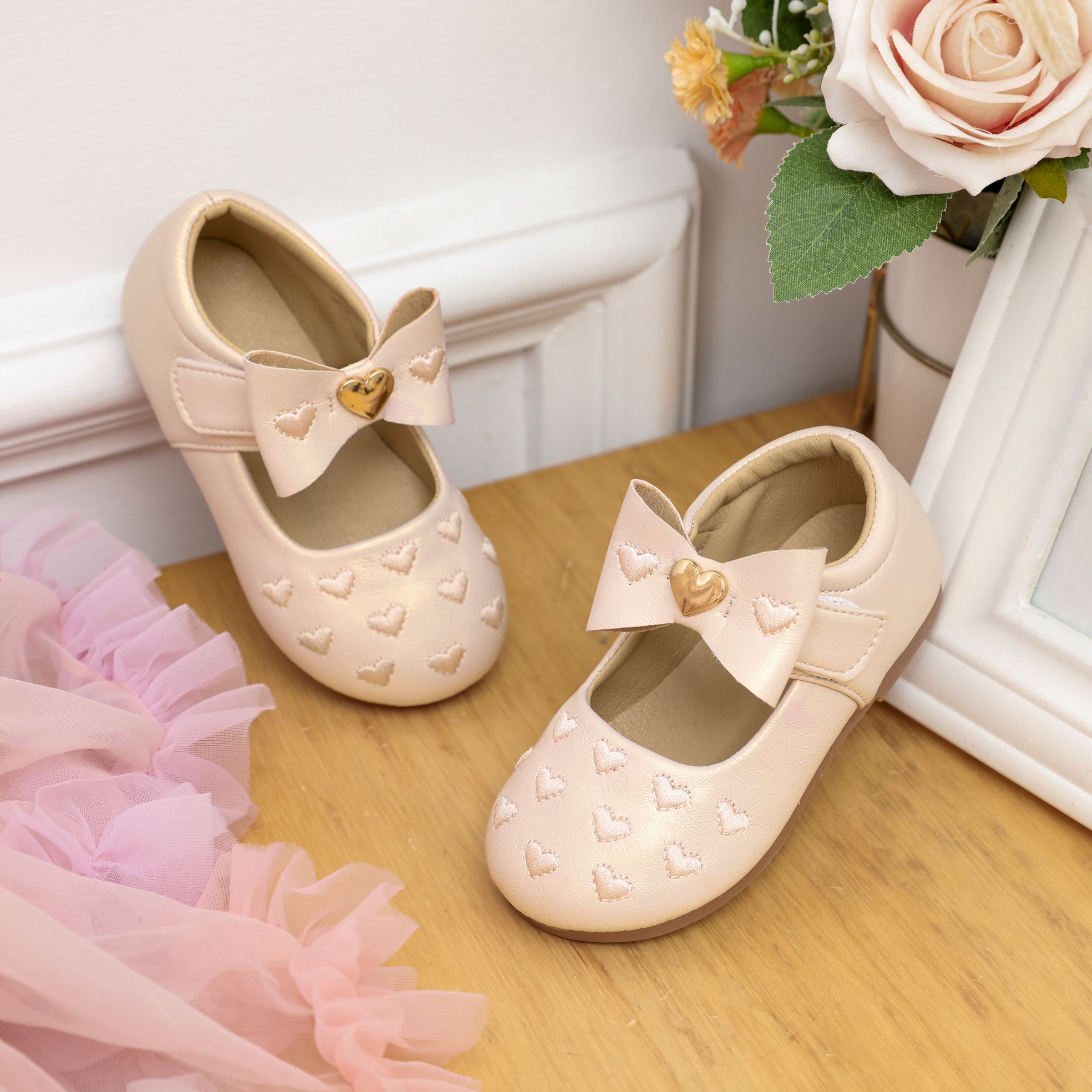 Toddler/Kids Girls Sweet Style Heart-shaped Embroidered Bow Decor Velcro Leather Shoes