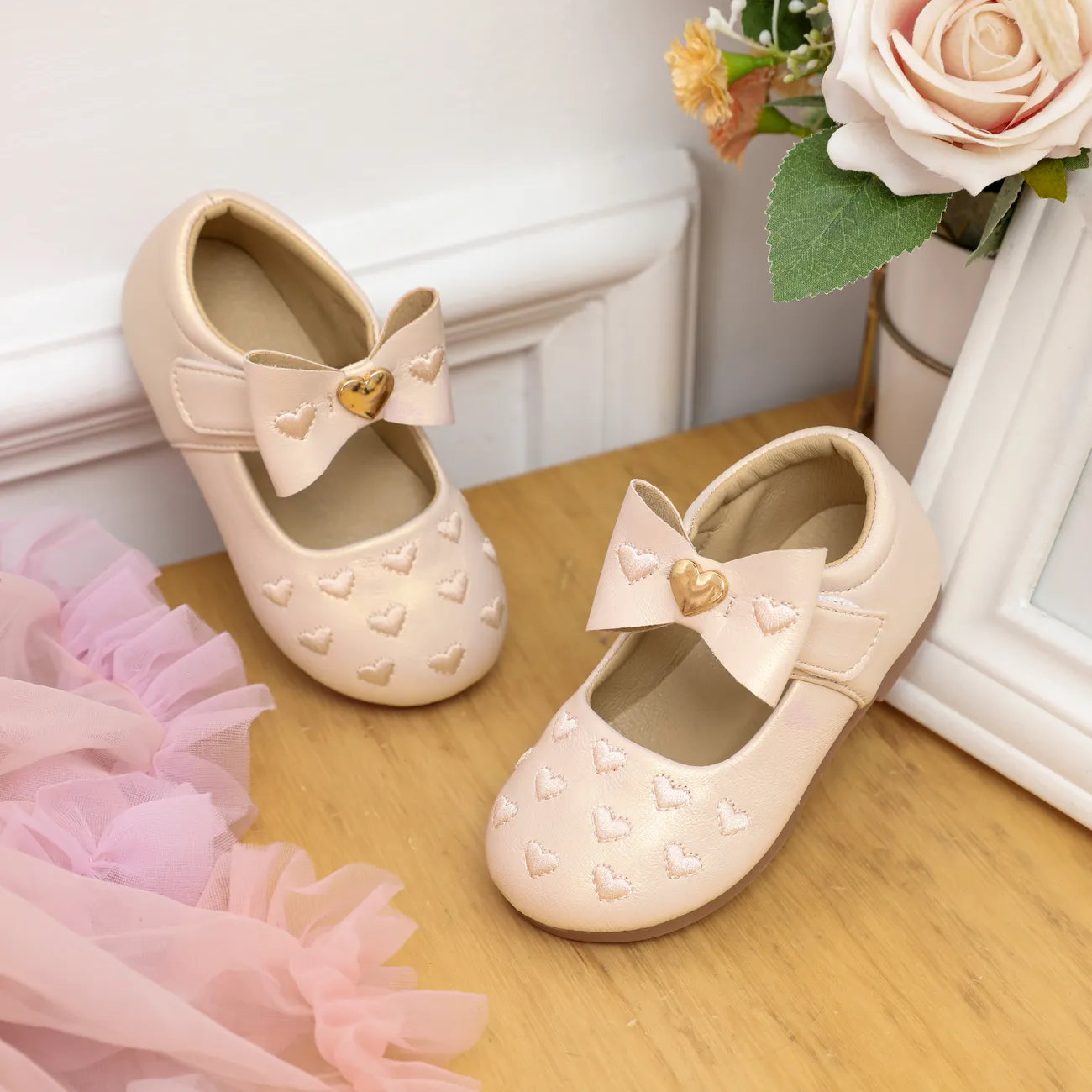 Toddler/Kids Girls Sweet Style Heart-shaped Embroidered Bow Decor Velcro Leather Shoes Pink big image 1