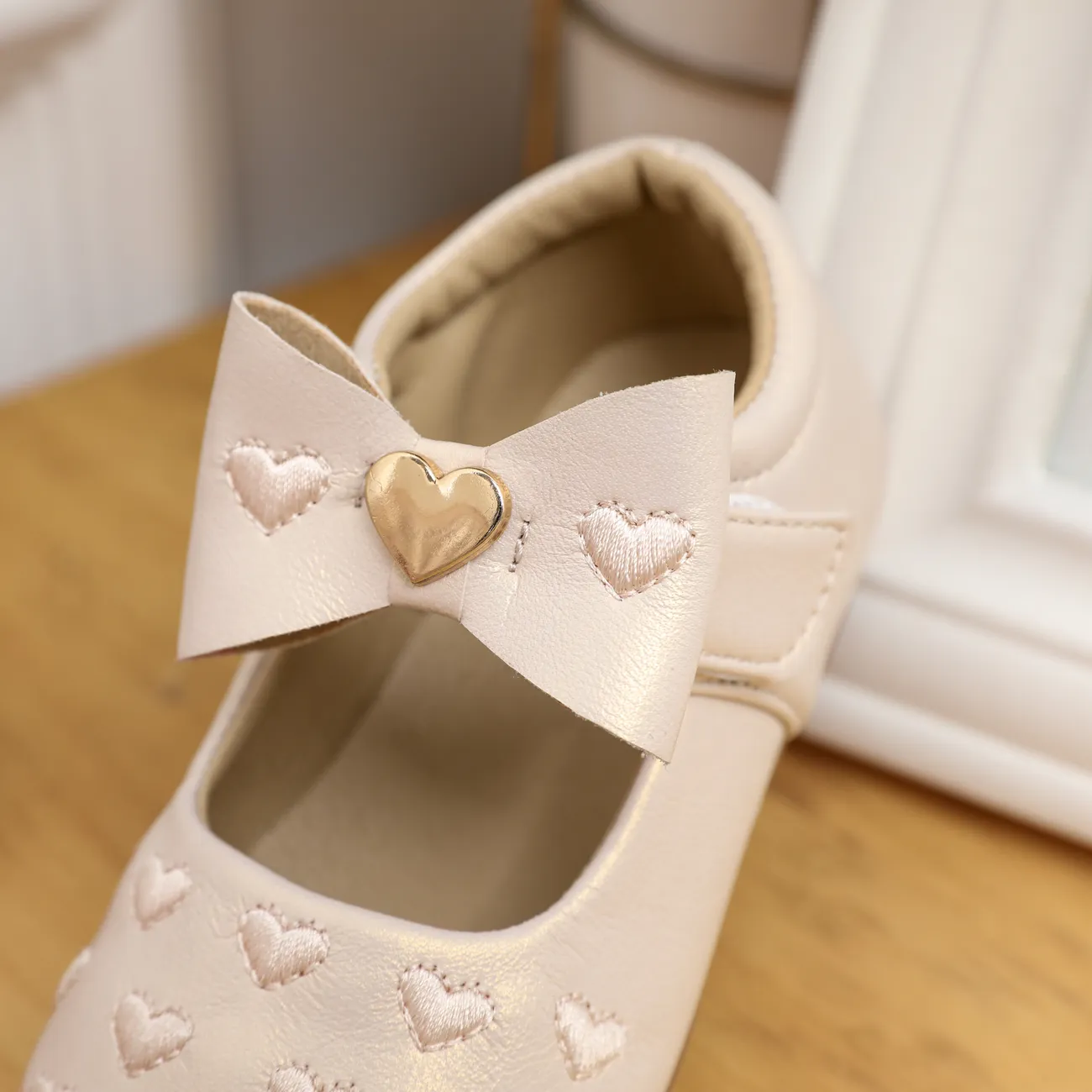 Toddler/Kids Girls Sweet Style Heart-shaped Embroidered Bow Decor Velcro Leather Shoes Pink big image 1
