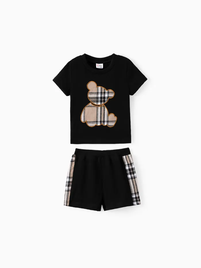 Conjunto de camiseta y pantalones cortos de manga corta con gráfico de oso a cuadros para bebé de 2 piezas
