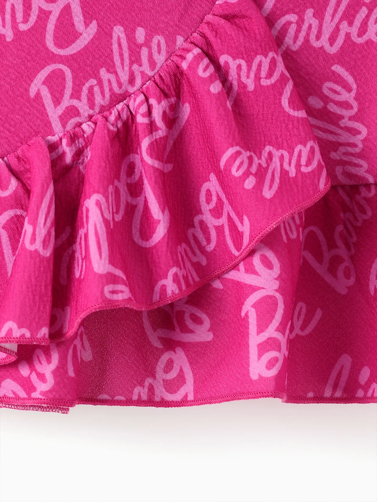 Barbie 2pcs Toddler/Kids Girls Alphabet Print Puff Sleeves Top with Allover Logo Print Skirt Set

  Roseo big image 1