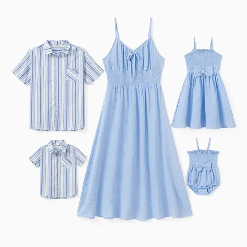 Camisa de rayas verticales a juego de la familia y fruncido en la cintura fruncida Conjuntos de vestido de correas azules de algodón