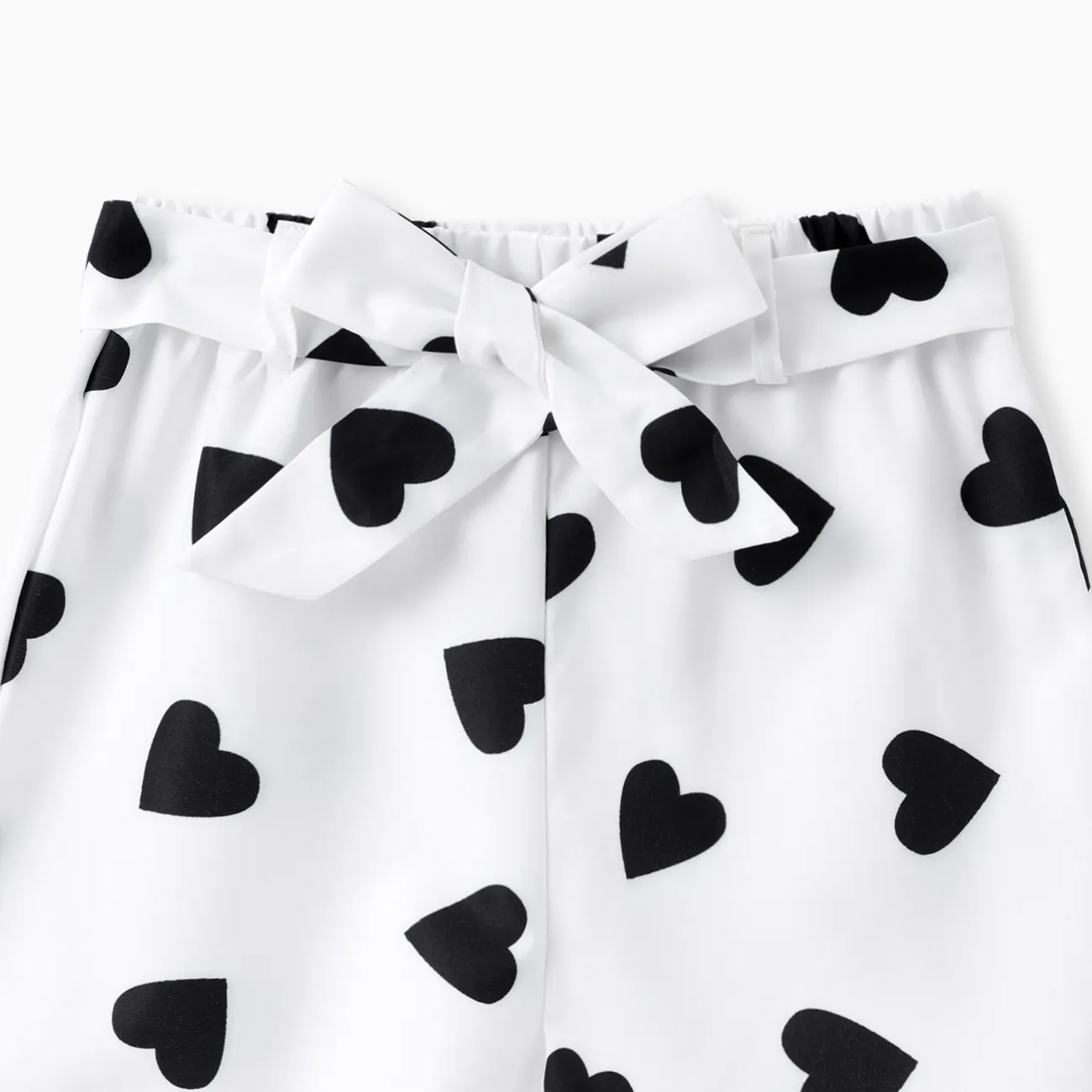 2pcs Kid Girl Flutter-sleeve Tee and Heart Print Belted Shorts Set Black big image 1