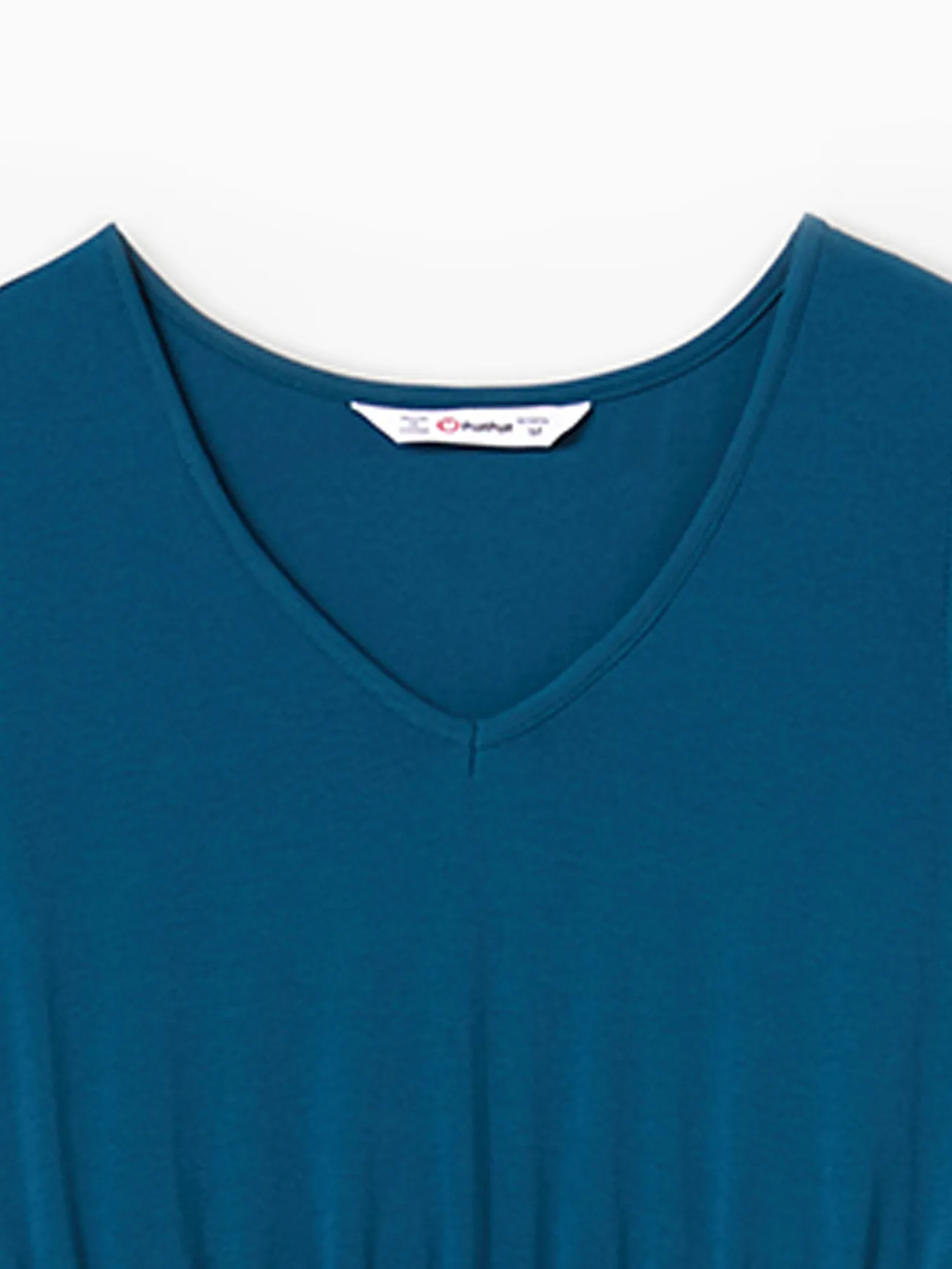 Family Matching Solid V Neck Flutter-sleeve Splicing Floral Print Dresses and Short-sleeve Colorblock T-shirts Sets Azure- big image 1