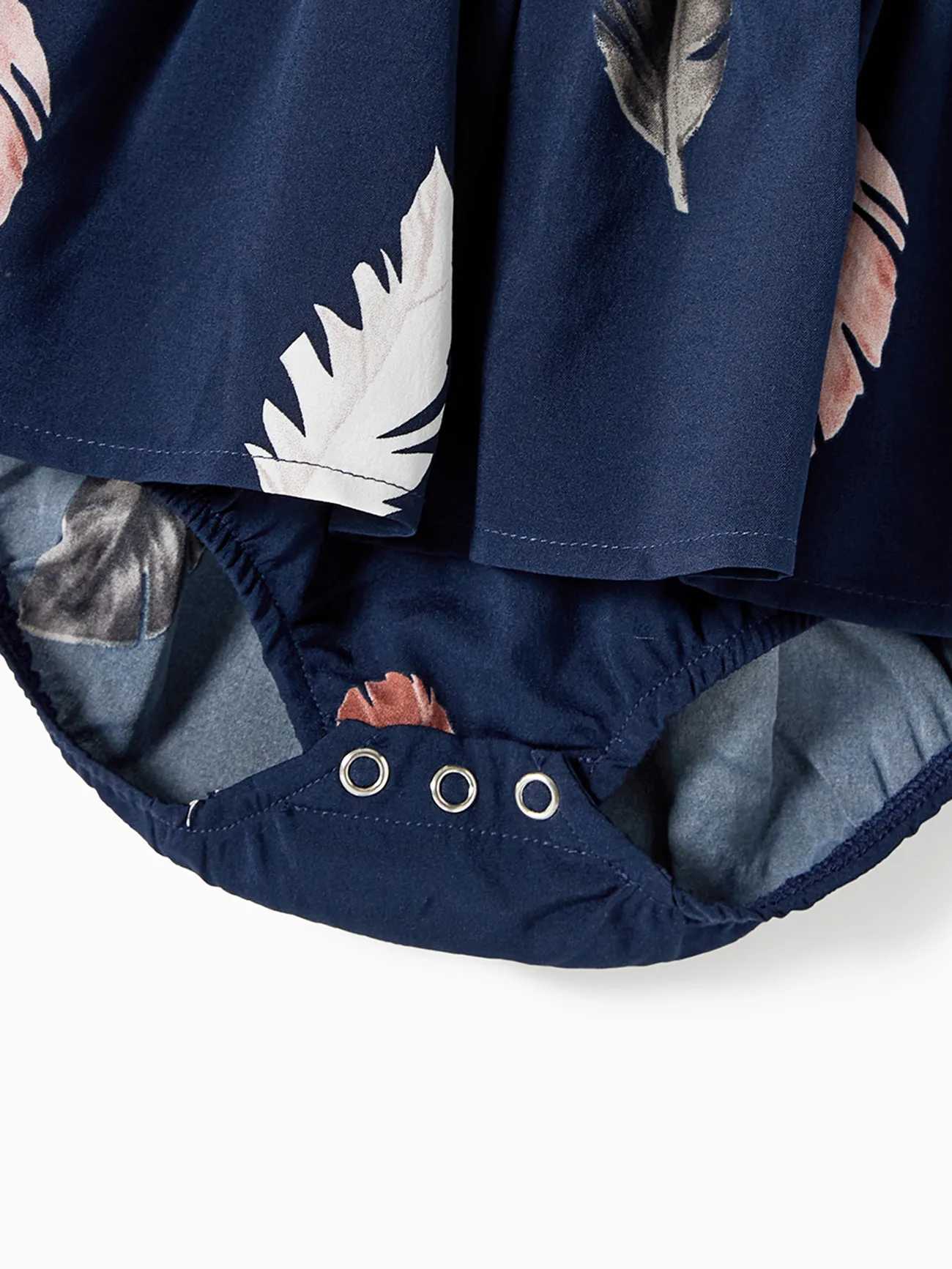 Baby Girl - Family Matching Allover Feather Print Belted Cami Dresses and Short-sleeve Spliced Tee Sets - Tibetanbluewhite - image 14