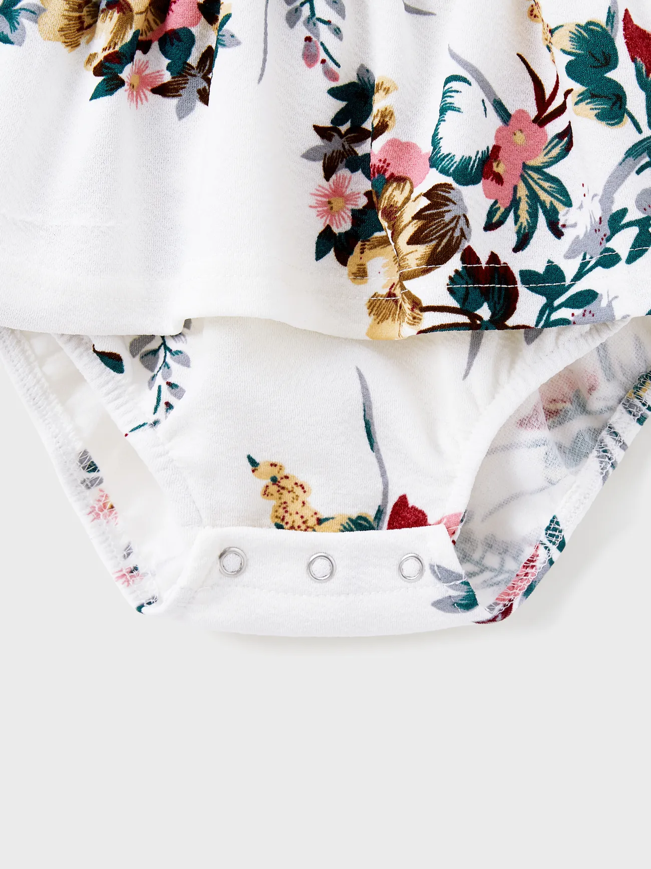 Baby Girl - Family Matching All Over Floral Print Spaghetti Strap Dresses and Colorblock Short-sleeve T-shirts Sets - White - image 13