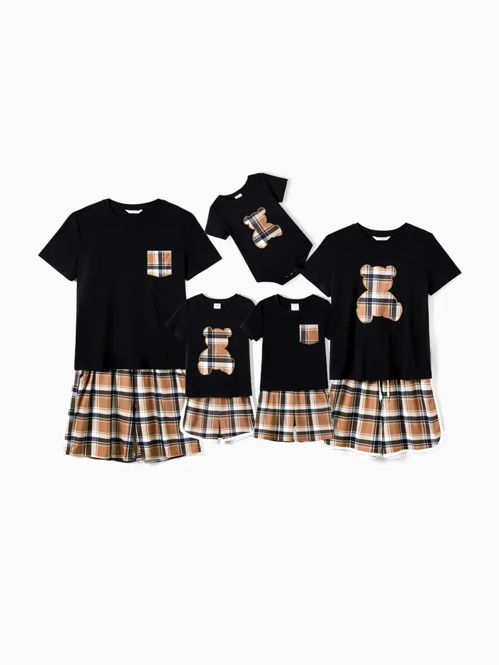 Family Matching Black Bear Top และ Plaid Shorts Pajamas Sets (ทนไฟ)