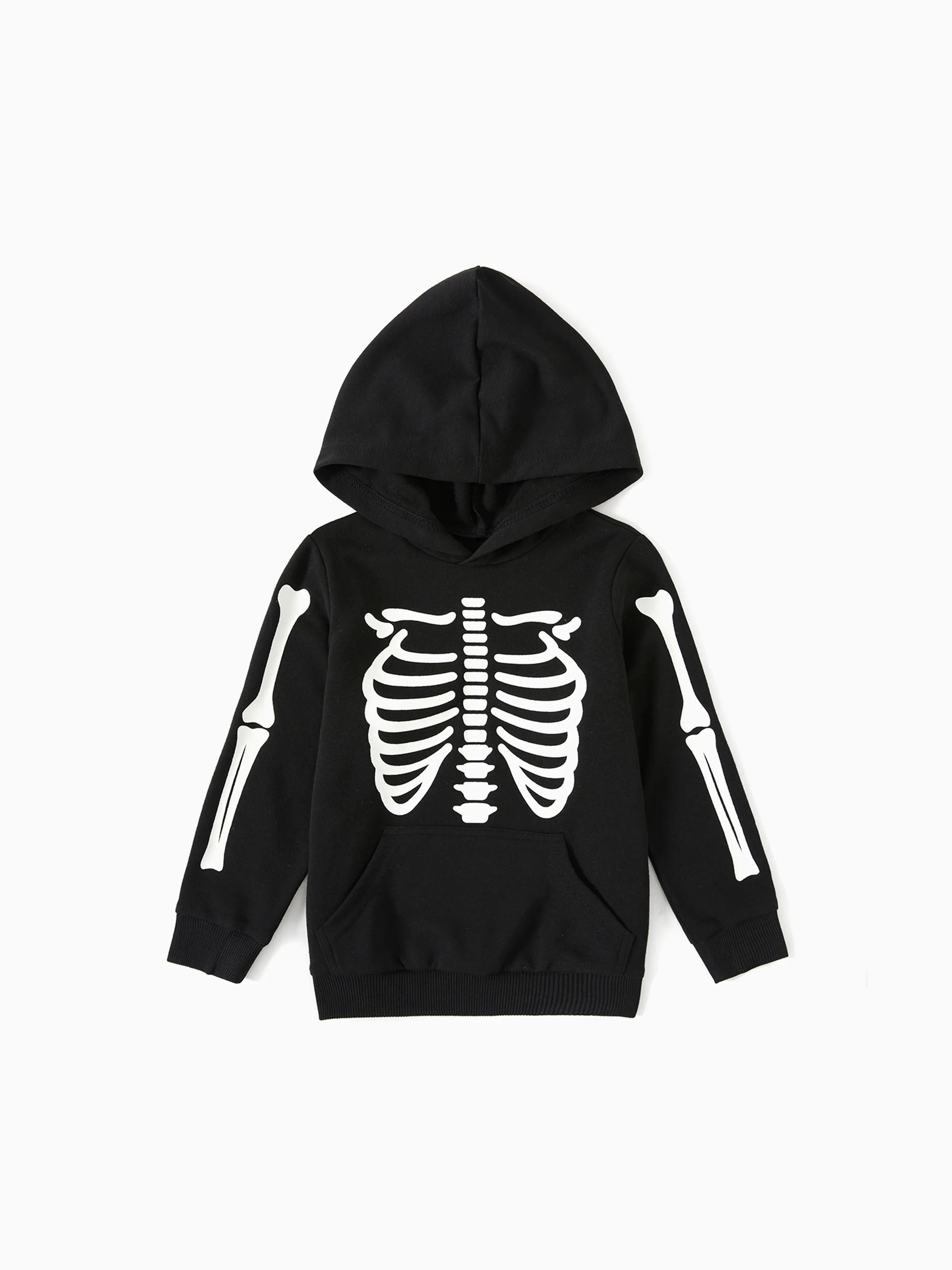 sudaderas con capucha de manga larga a juego de la familia negra con estampado de esqueleto oscuro de halloween
