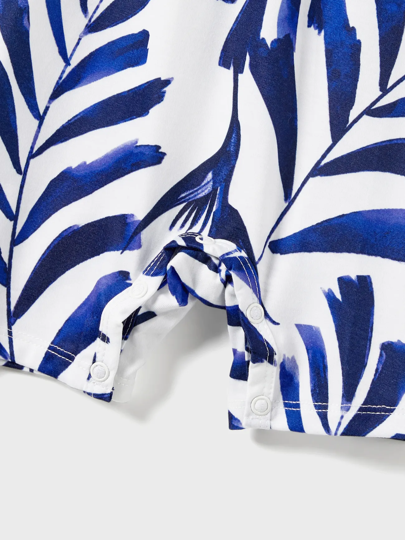 Baby - Family Matching Modern Blue and White Botanical Leaf Design Button Strap Dress and Color Block Tee Sets - royalblue - image 12