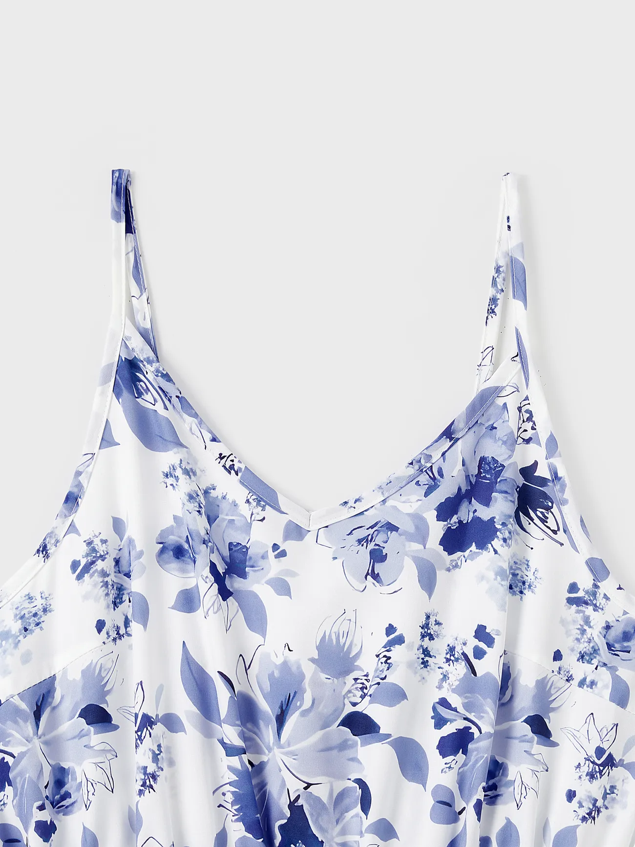 Women - Family Matching Allover Floral Print Belted Cami Dresses and Colorblock Striped Polo Neck T-shirts Sets - Blue - image 4