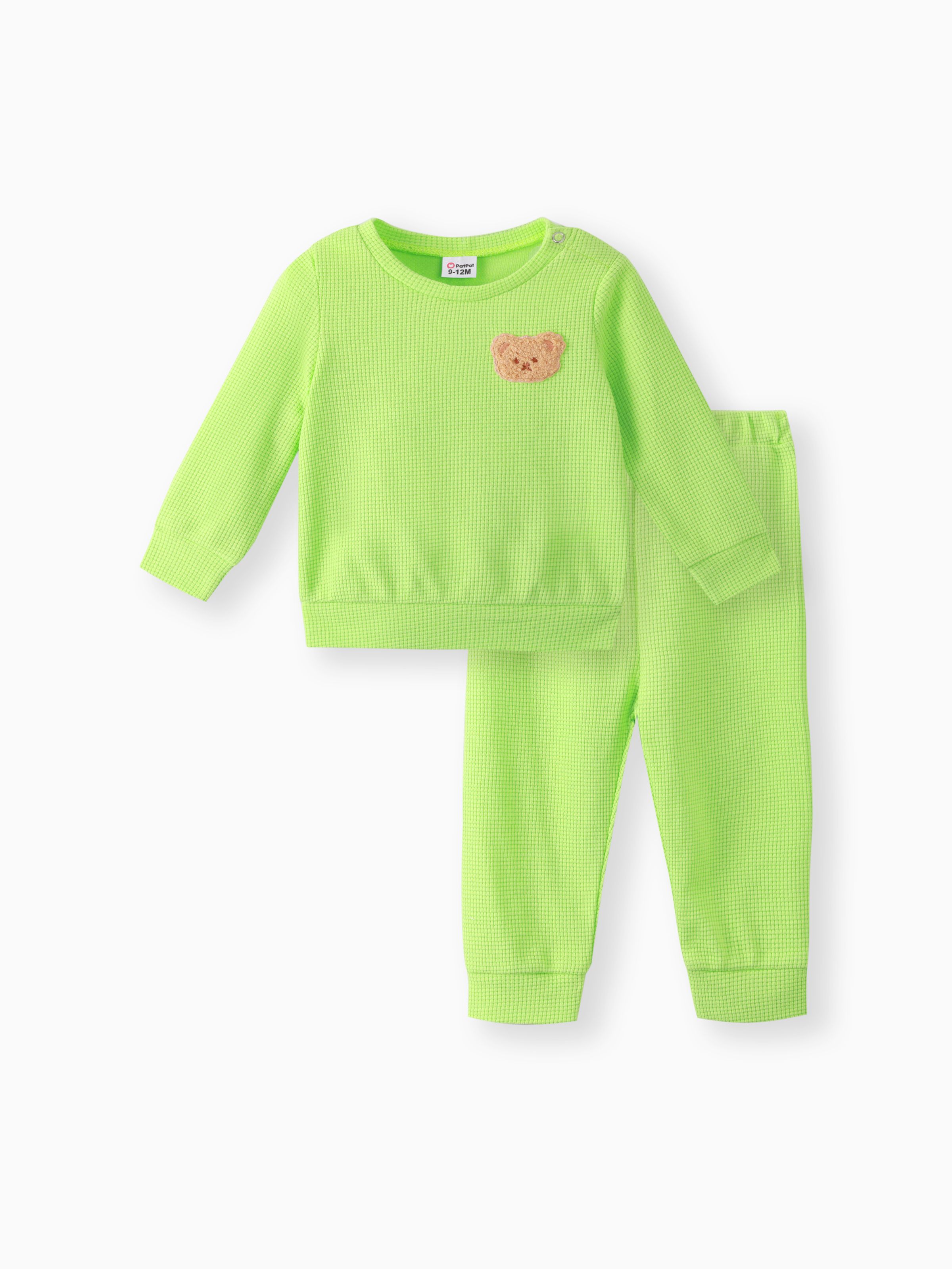 

2pcs Baby Boy Cartoon Bear Detail Solid Textured Long-sleeve Pullover Sweatshirt and Sweatpants Set