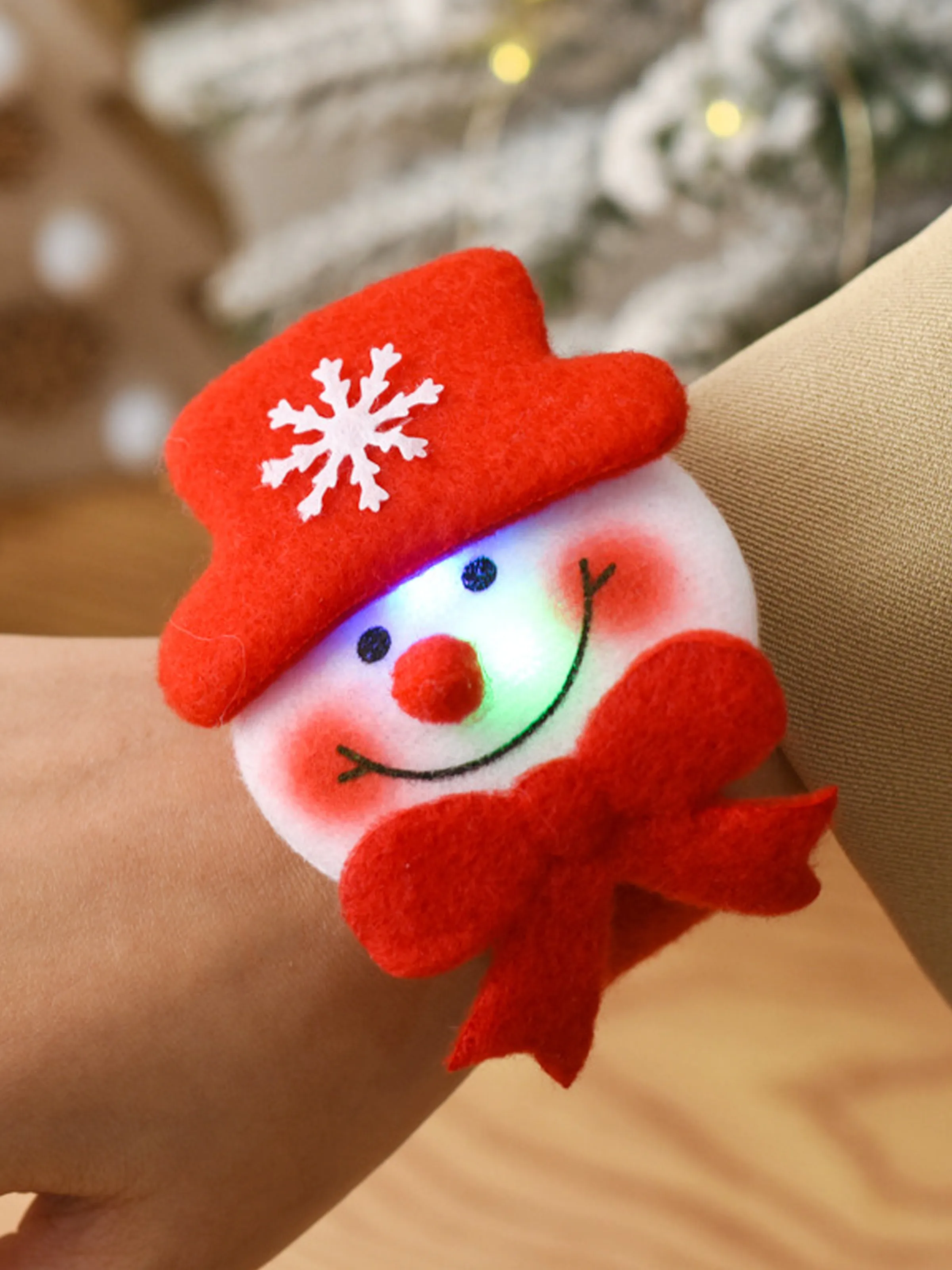 

Luminous bracelet with Christmas festive elements