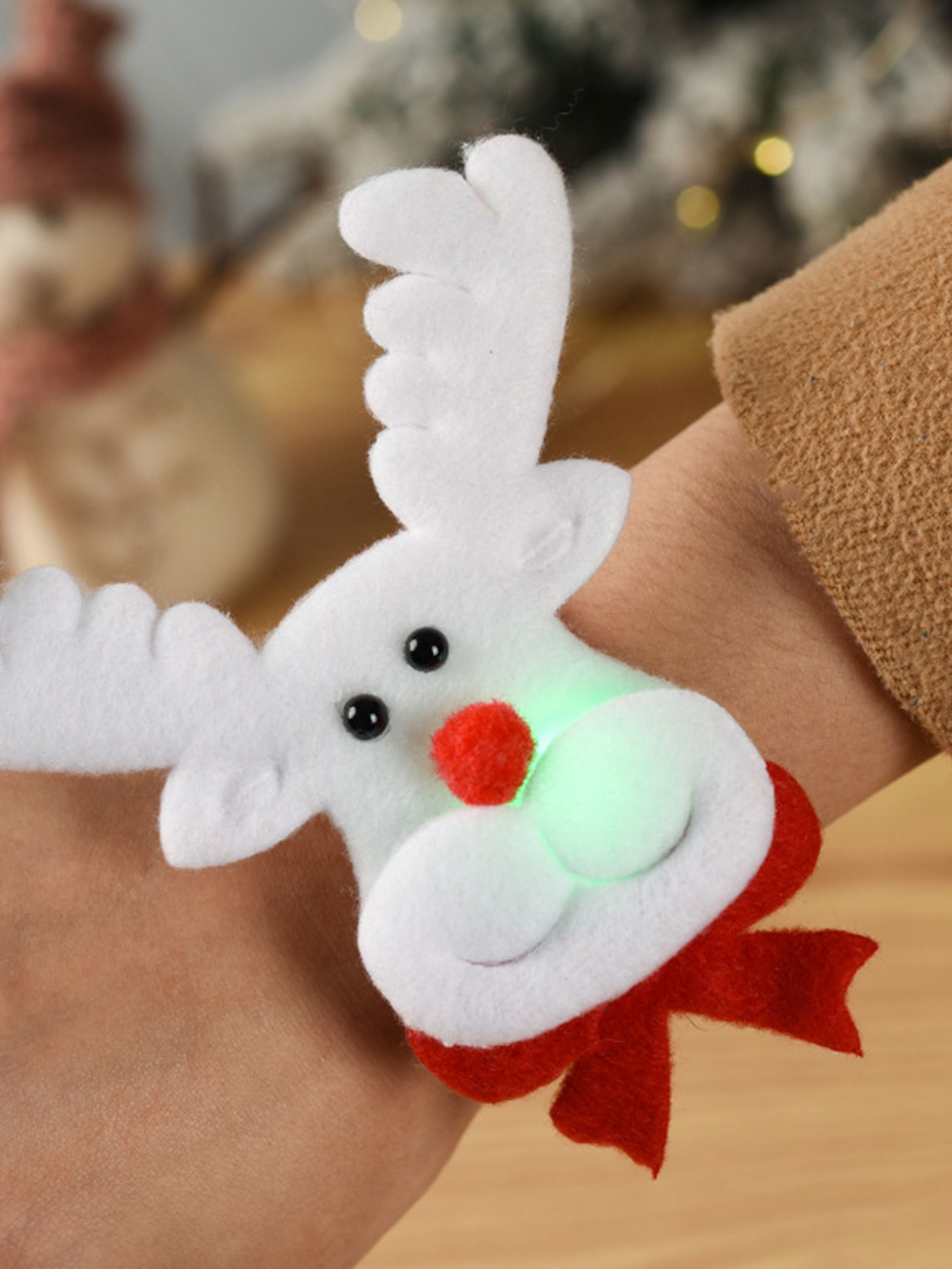 

Luminous bracelet with Christmas festive elements