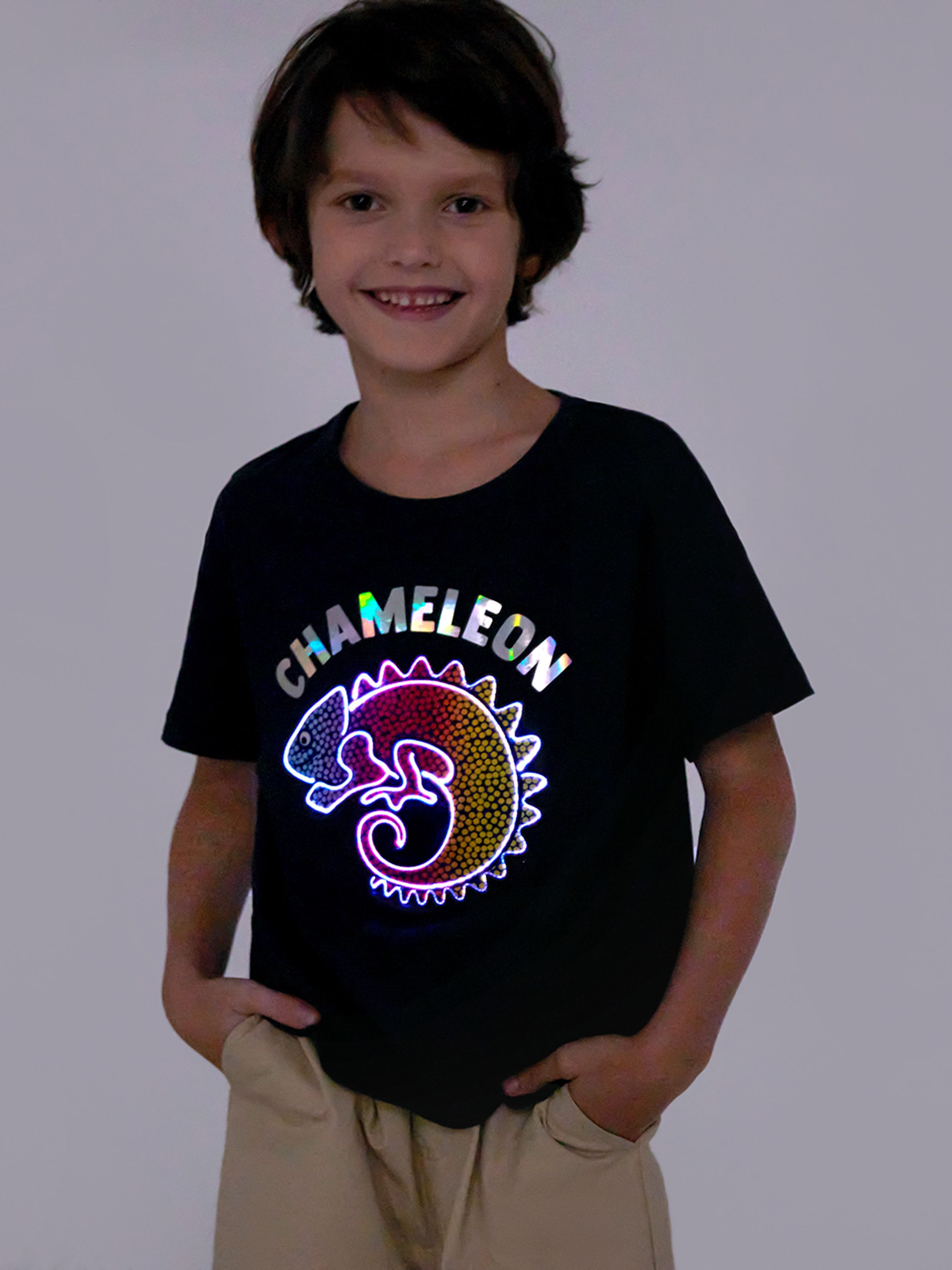 

Go-Glow Illuminating T-shirt with Light Up Chameleon Including Controller (Built-In Battery)