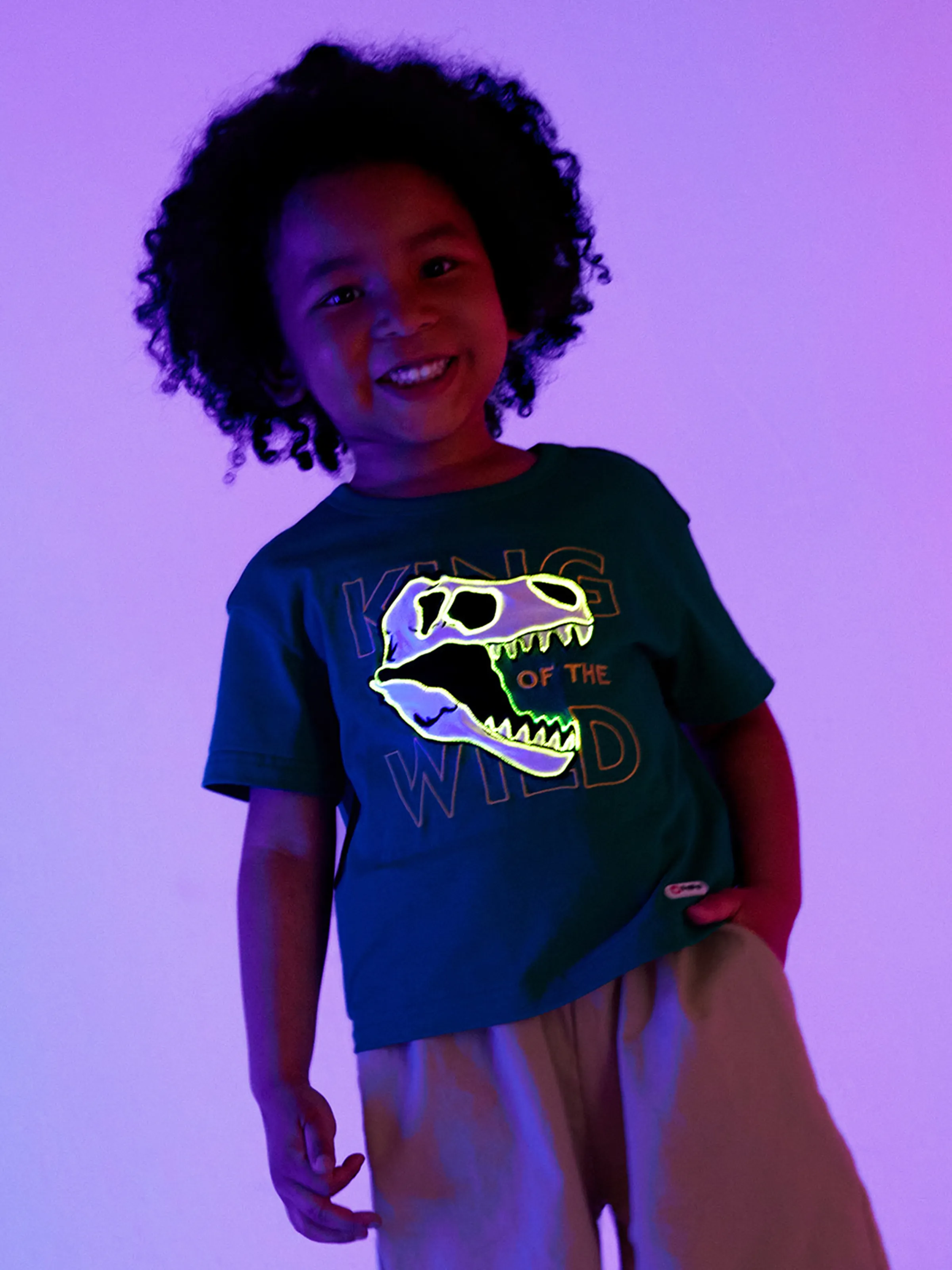 Go-Glow Illuminating T-shirt with Light Up Dinosaur Skull Pattern Including Controller (Built-In Battery)