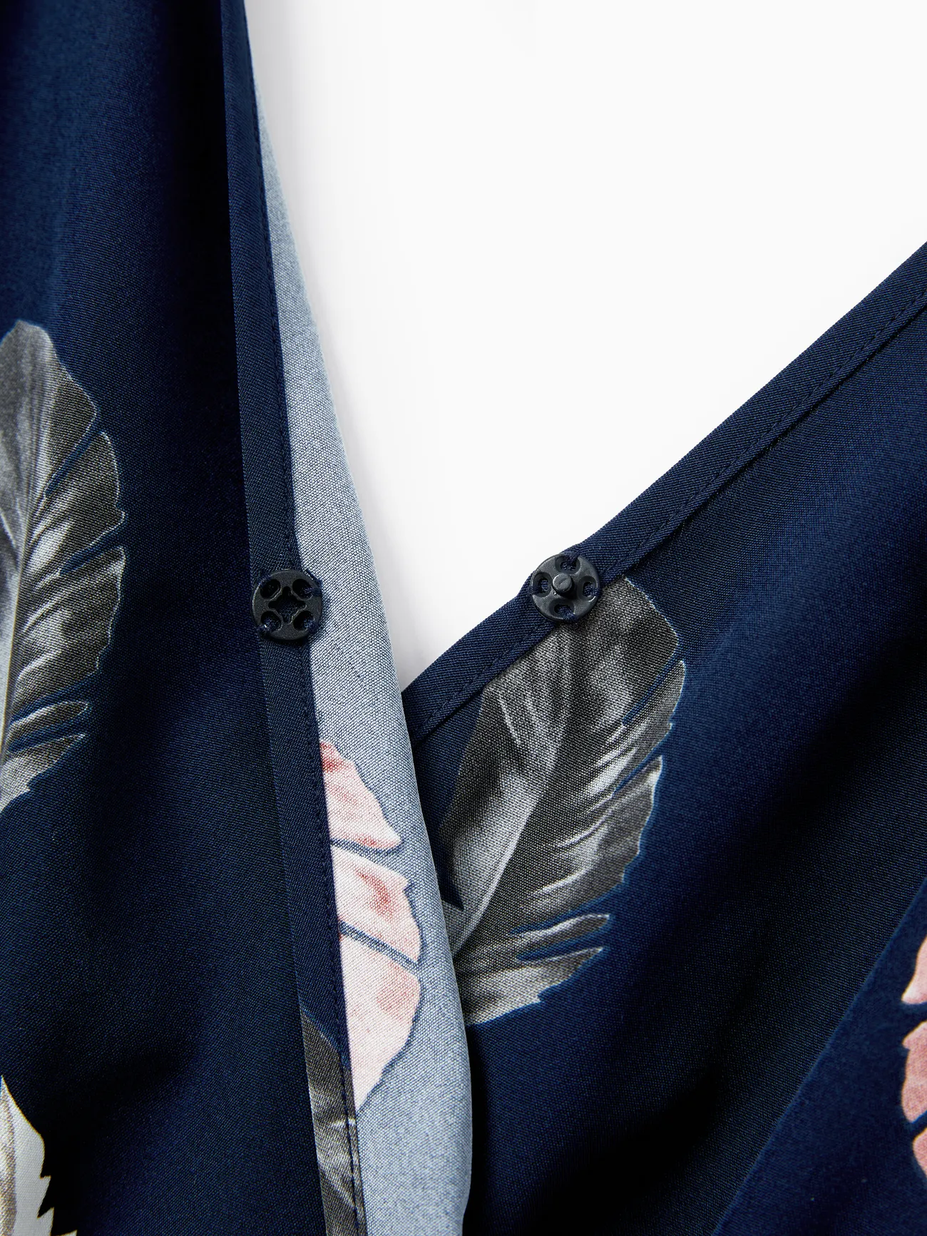Women - Family Matching Allover Feather Print Belted Cami Dresses and Short-sleeve Spliced Tee Sets - Tibetanbluewhite - image 6
