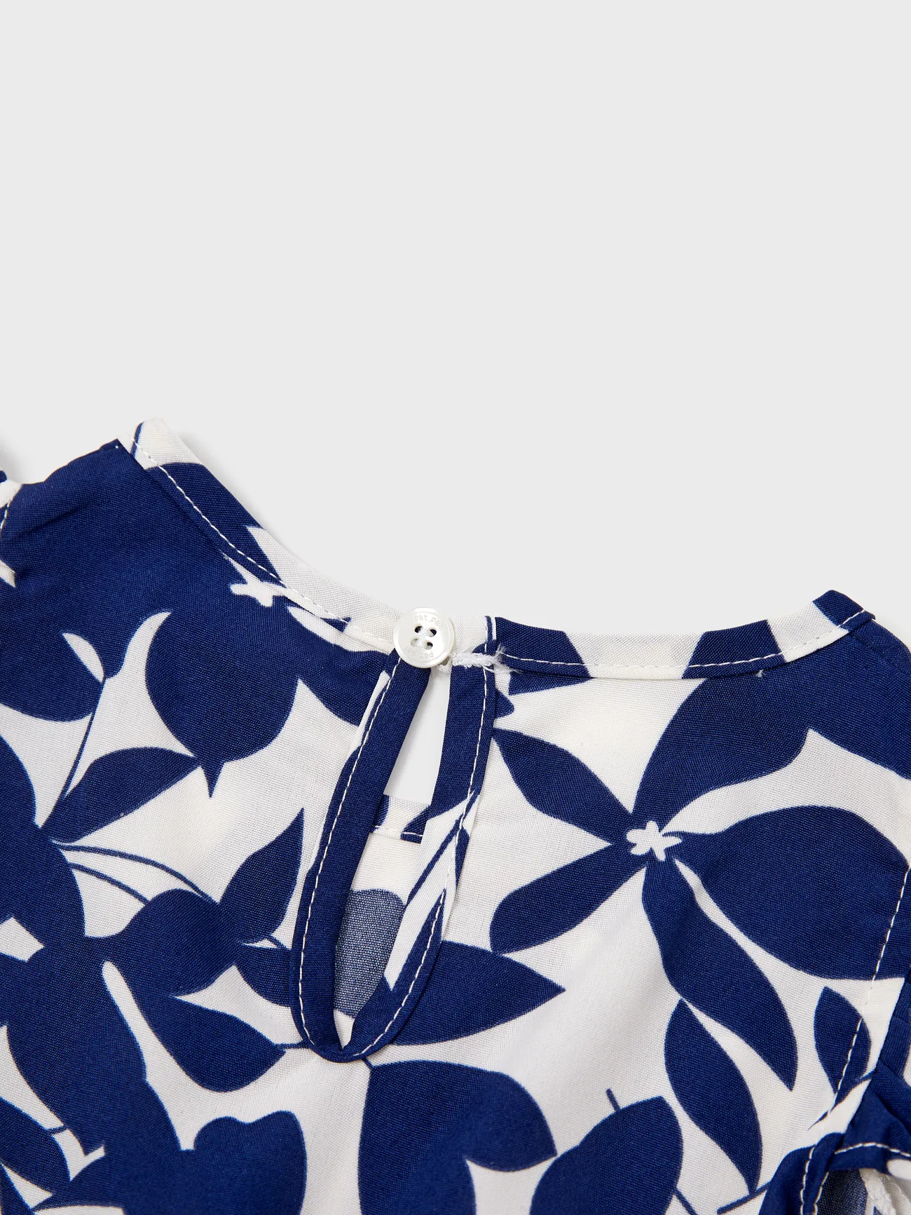 Baby Girl - Family Matching Blue Colorblock Tee or Leaf Print Smocking Puff-sleeve Dress Set - Blue - image 15