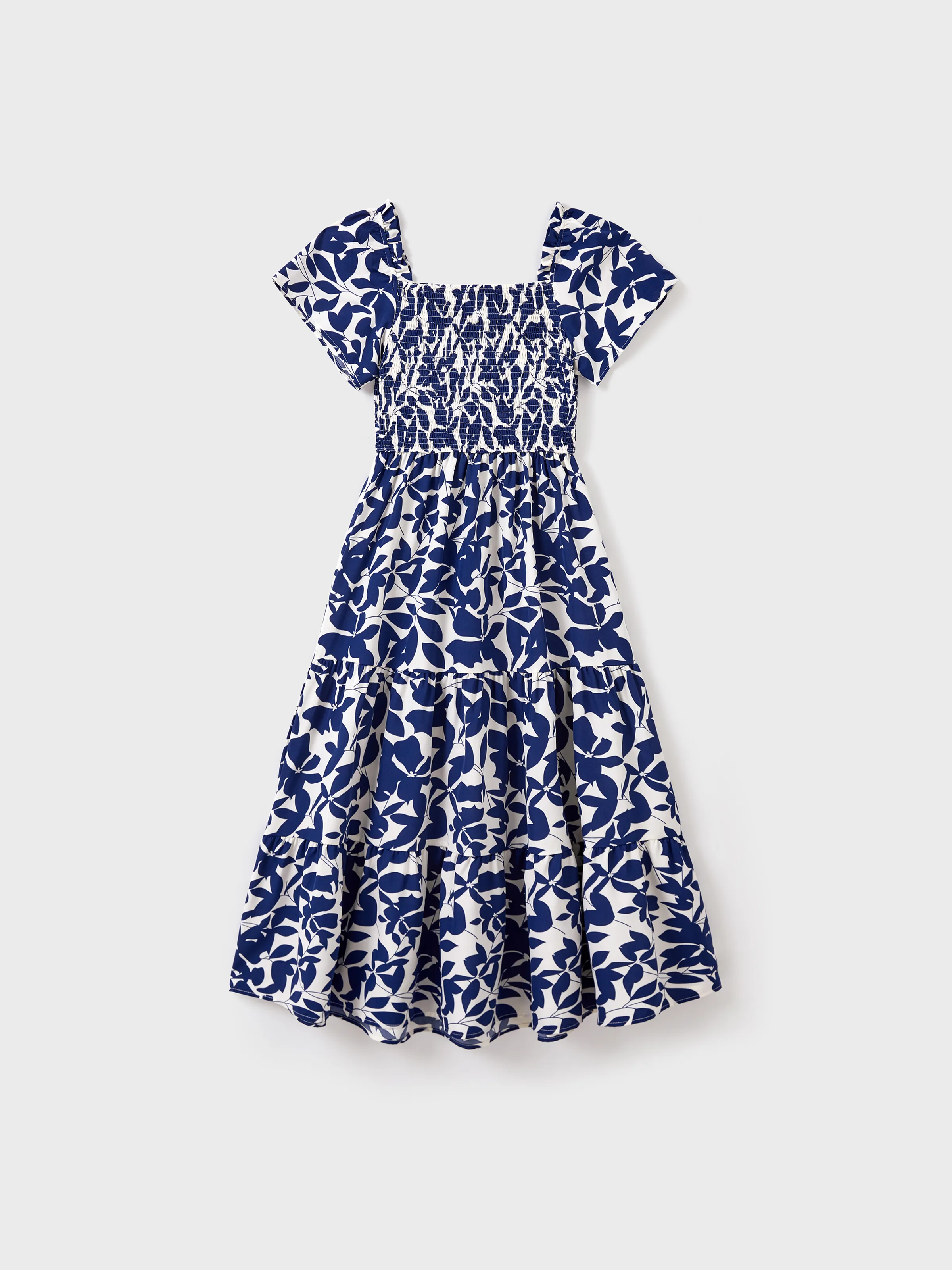 

Family Matching Blue Colorblock Tee or Leaf Print Smocking Puff-sleeve Dress Set