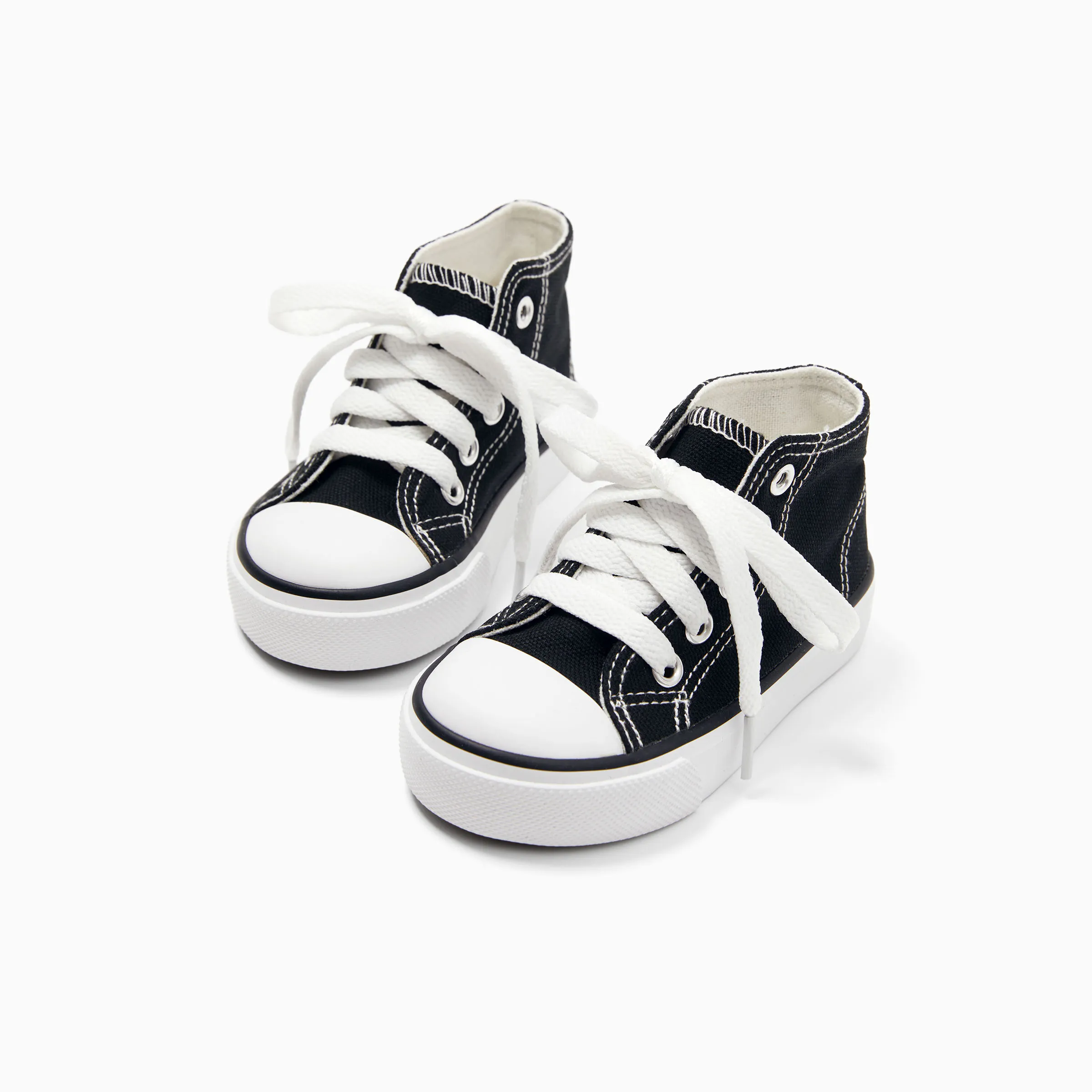 Toddler / Kids Solid Soft Sole Canvas Shoes (Letters on the heel and tongue of the shoe) (Random delivery of different soles) Black+White