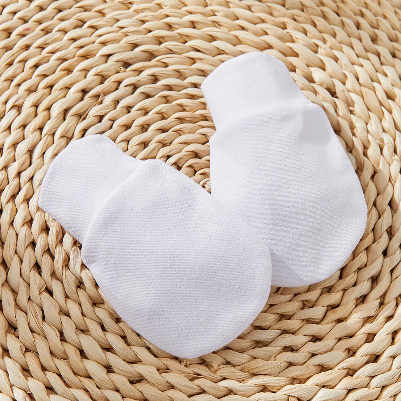 2-piece Baby Solid Anti-scratch Hat and Glove Set White big image 1