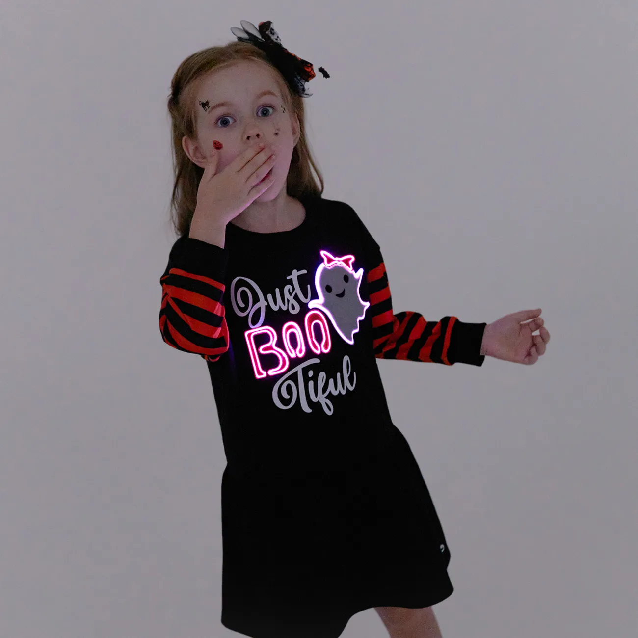 Go-Glow Illuminating Sweatshirt-Kleid mit leuchtendem Aufdruck und Buchstaben inklusive Controller (eingebauter Akku) schwarz big image 1