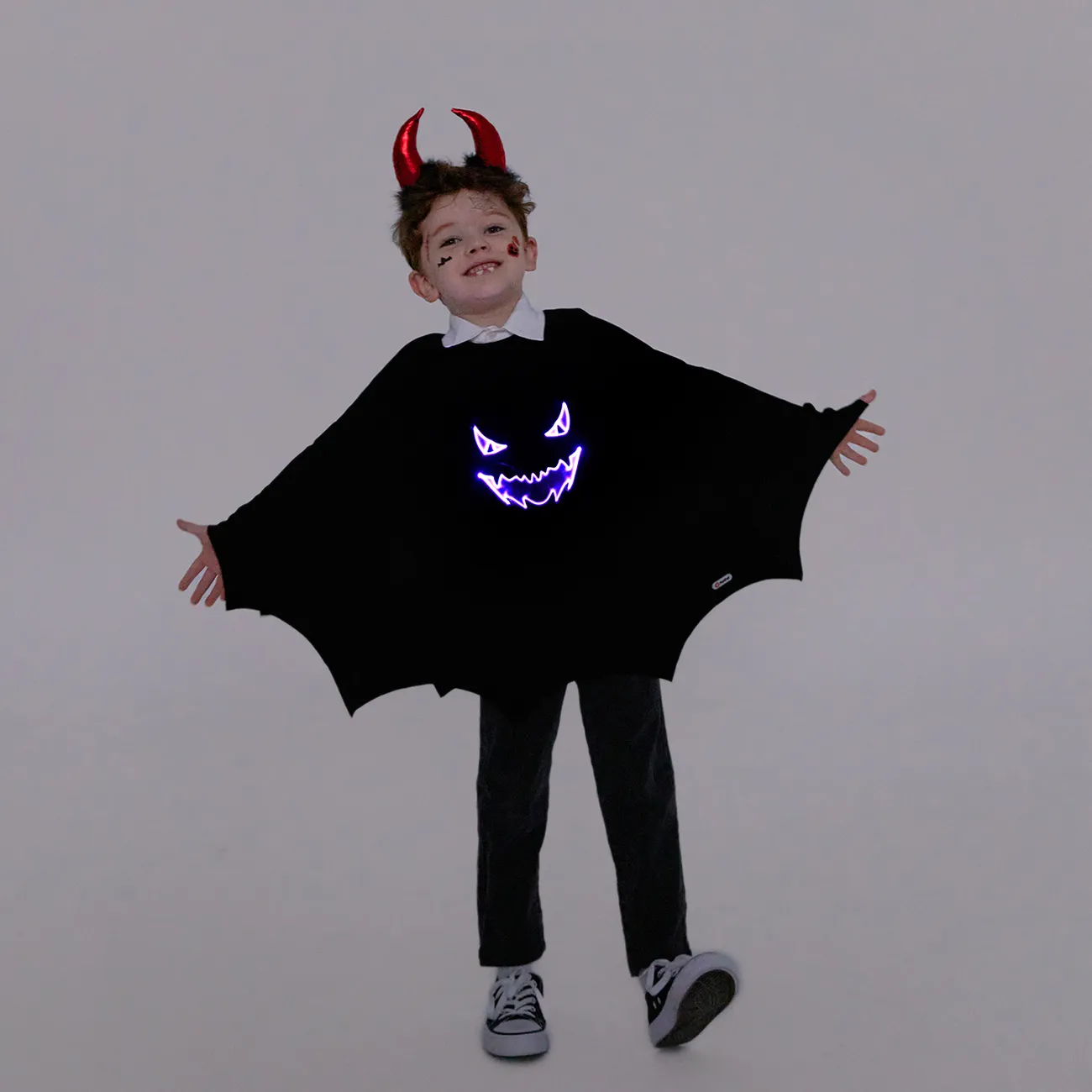 Go-Glow Halloween Illuminating Black Cape with Light Up Demon Face Including Controller (Built-In Battery) BlackandWhite big image 1