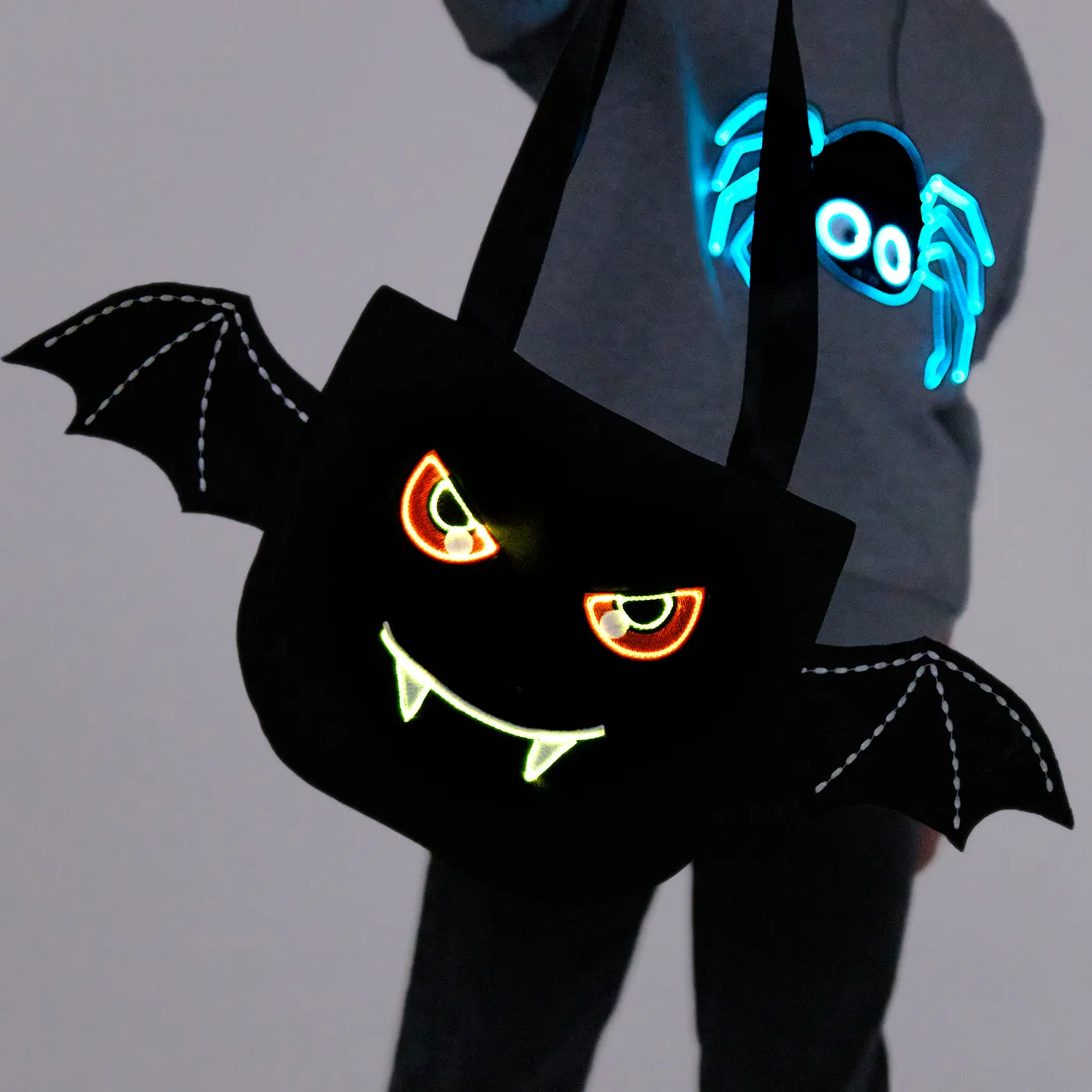 Go-Glow 萬聖節發光手提包蝙蝠圖案與翅膀包括控制器 （電池內部）