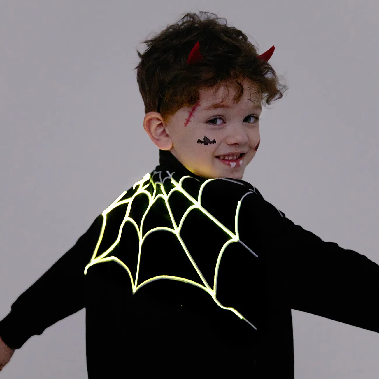 Go-Glow Illuminant Veste avec toile d’araignée brodée lumineuse, y compris le contrôleur (batterie intégrée) Noir big image 1