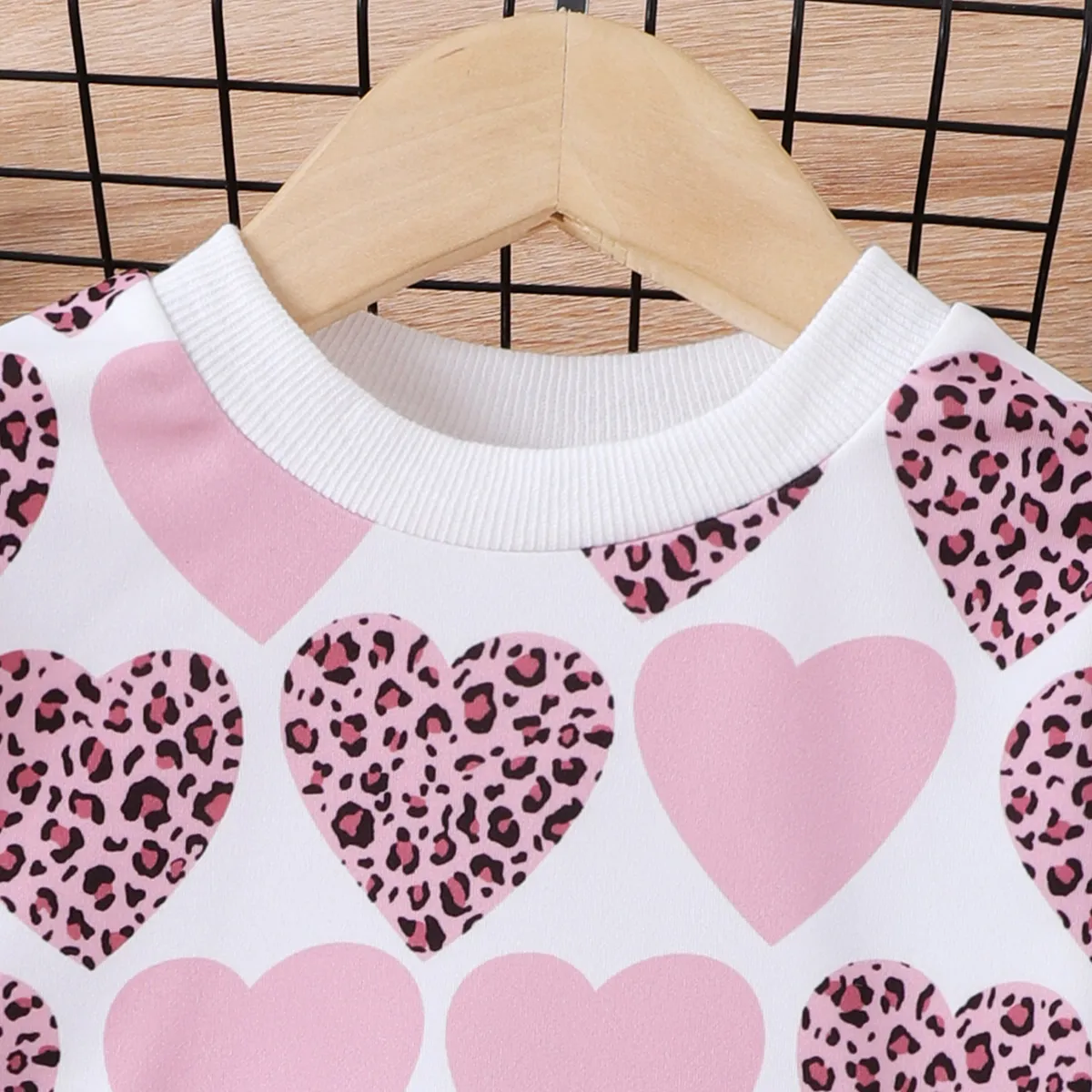 Toddler Girl Sweet Heart-shaped Pullover Hoodie Pink image 3