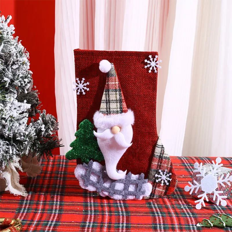 

Checkered Christmas Stocking - Decorative Gift Bag for Children with Santa Claus Design, Ideal for Candy and Presents