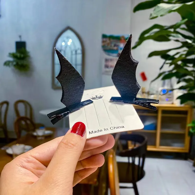 Children likes Halloween bat-shaped leather hair clip Color-C