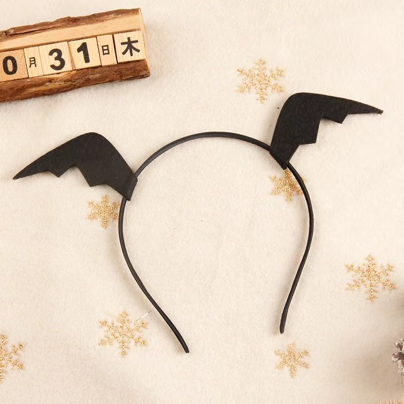 Children Likes Halloween Bat-shaped Leather Hair Clip