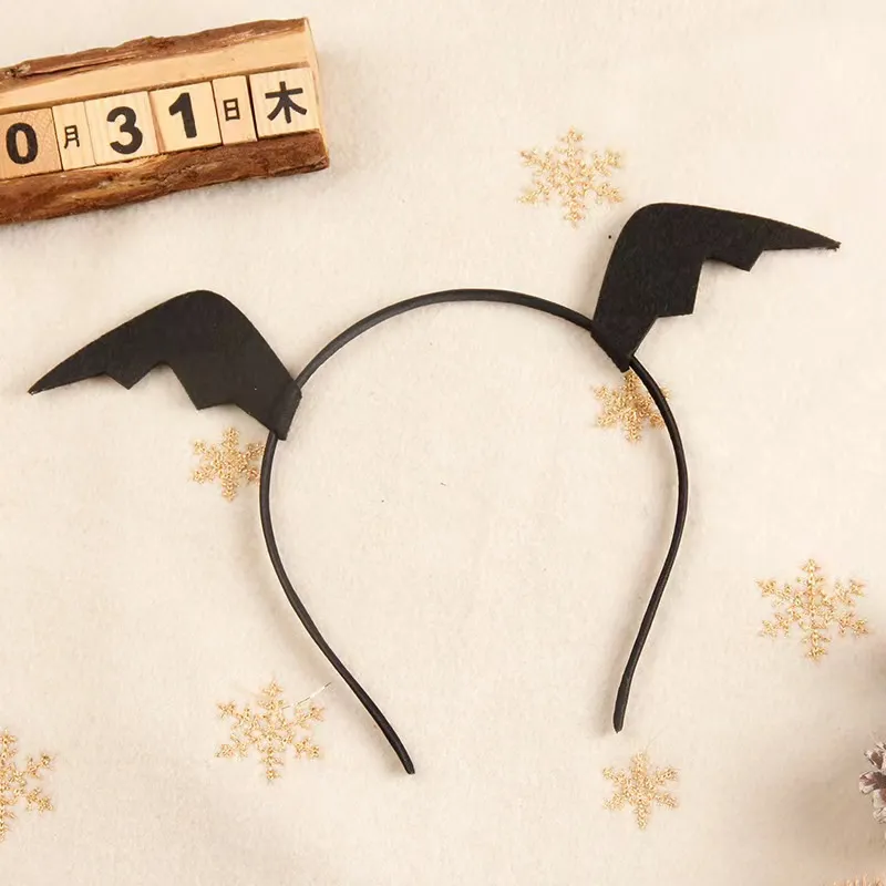 Children likes Halloween bat-shaped leather hair clip Color-D
