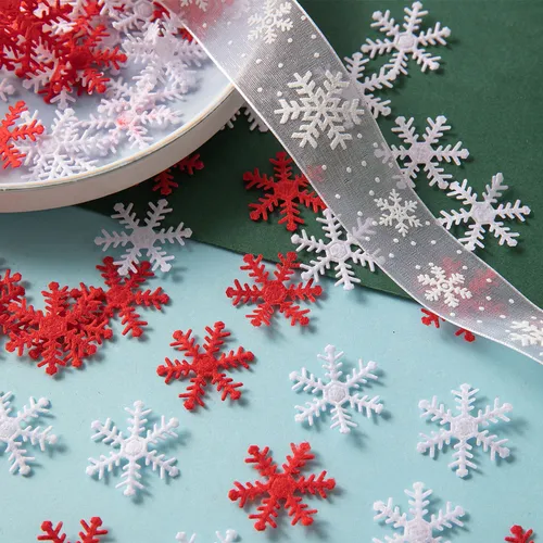 100pcs Christmas Snowflake Shaped Decoration