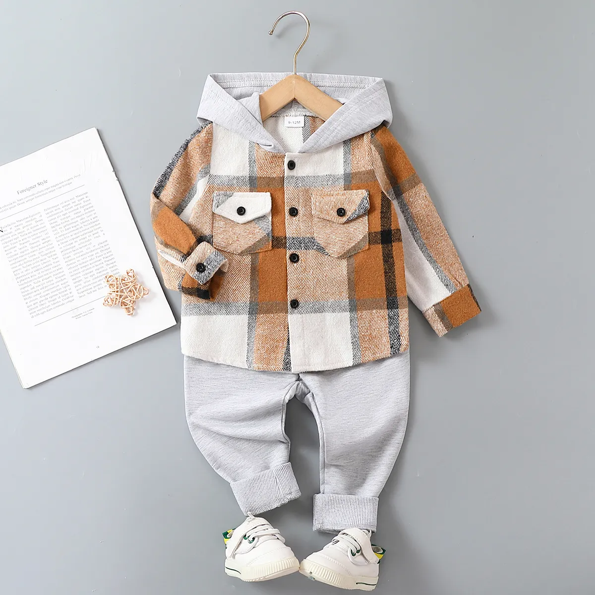 2pcs Baby/Toddler Girl/Boy  Grid Avant-garde Set with Lapel Brown