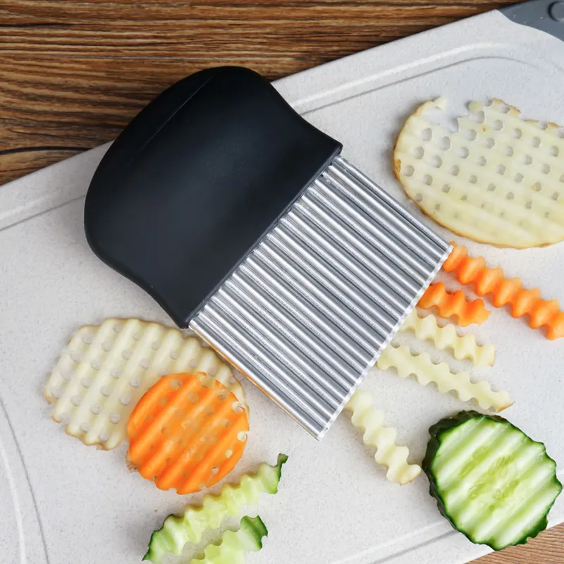 Stylish and Durable Stainless Steel Wavy Knife for Home Use  image 3