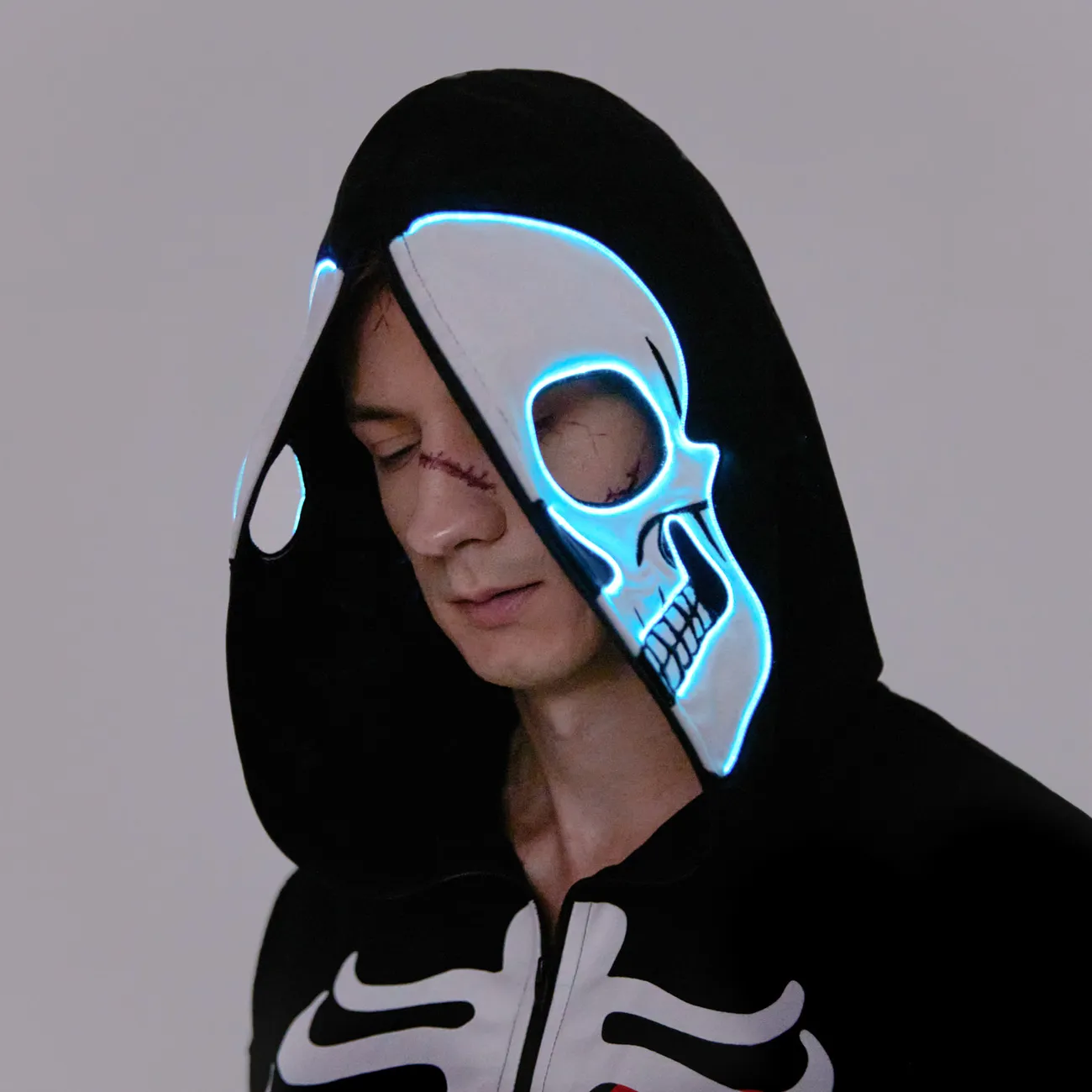 Go-Glow Halloween beleuchtete Erwachsenenjacke mit leuchtendem Kopfskelett inklusive Controller (eingebauter Akku) schwarz big image 1