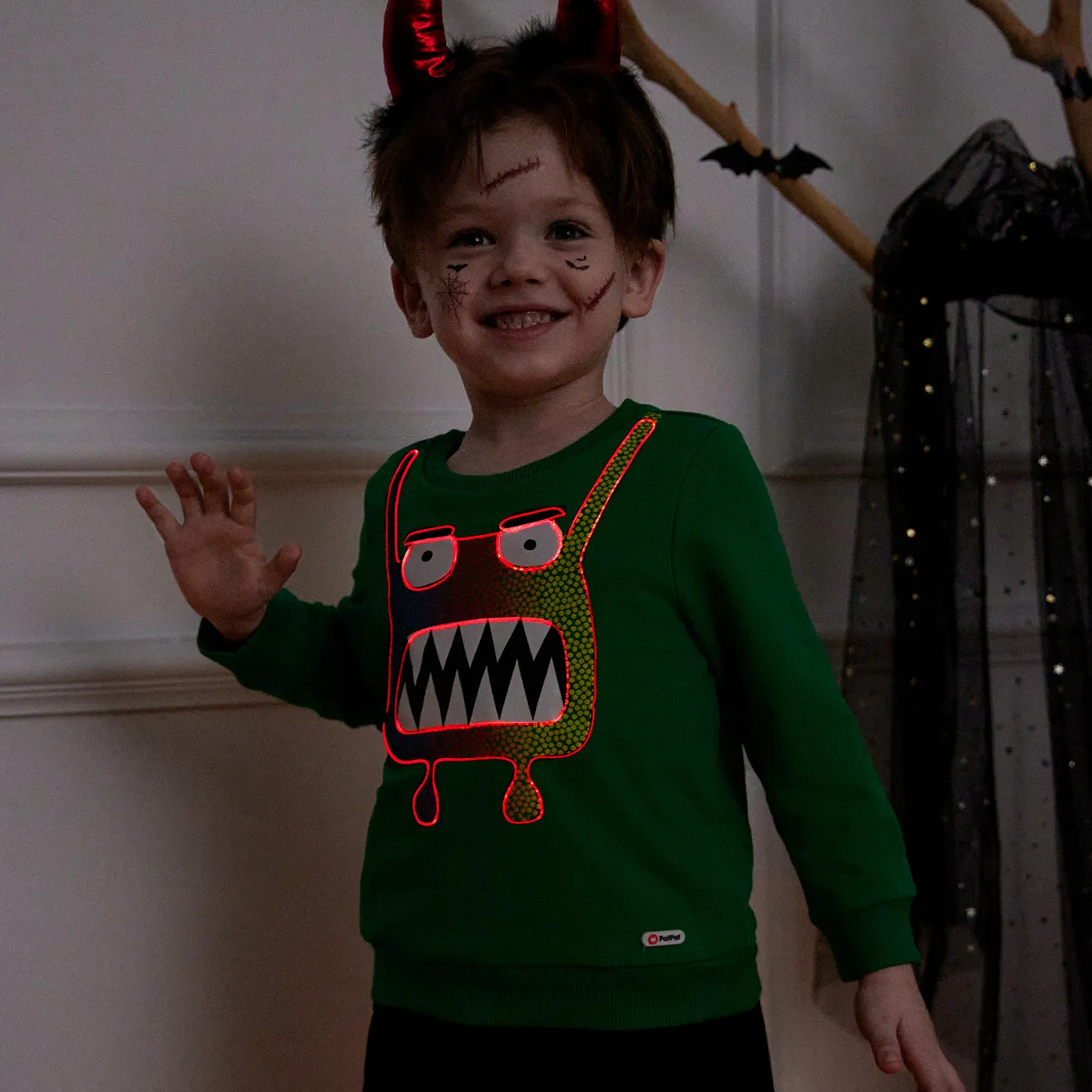 Go-Glow Illuminating Sweatshirt with Light Up Monster Including Controller (Built-In Battery) Green big image 7