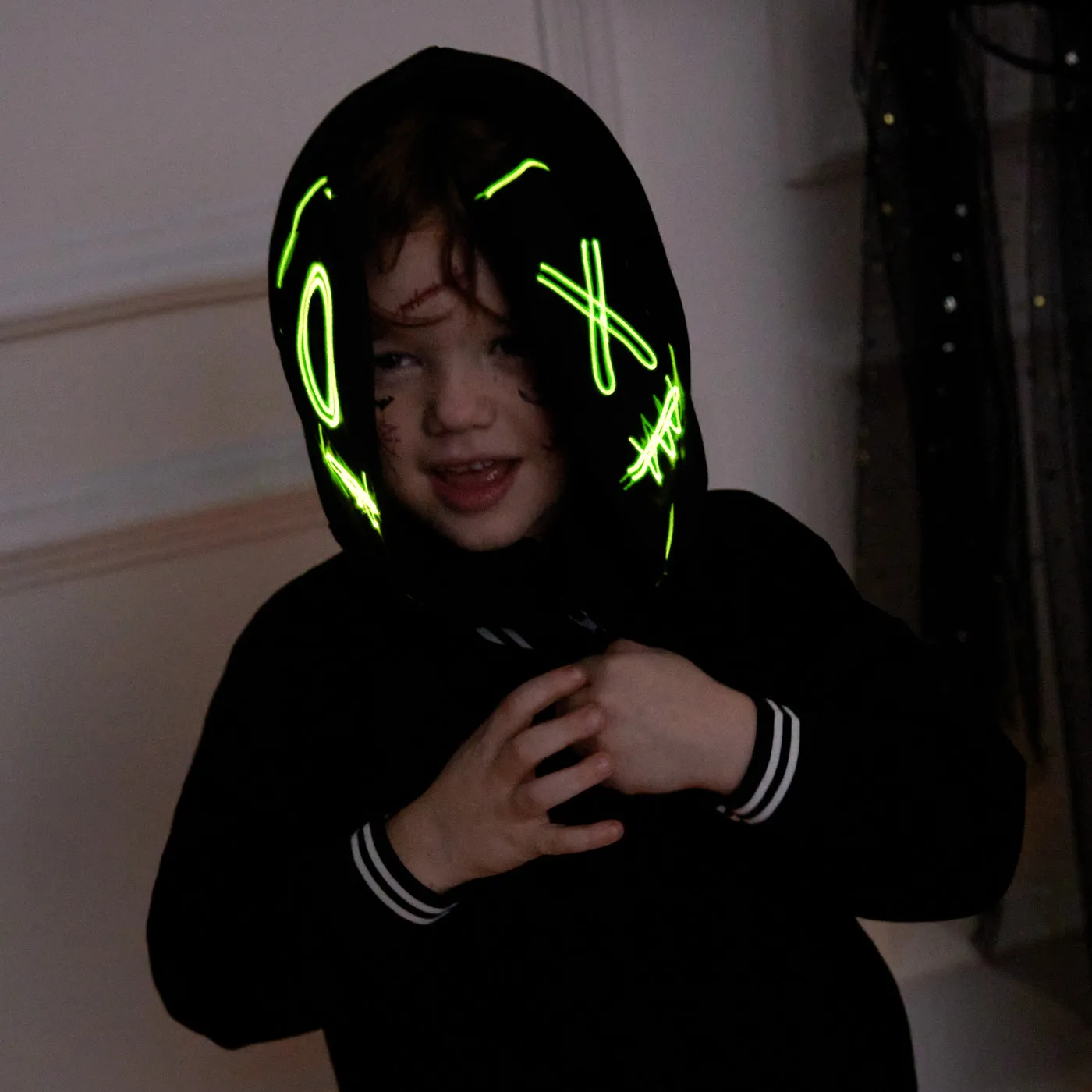 Go-Glow Illuminating Jacket with Light Up Face Including Controller (Built-In Battery) Black big image 1