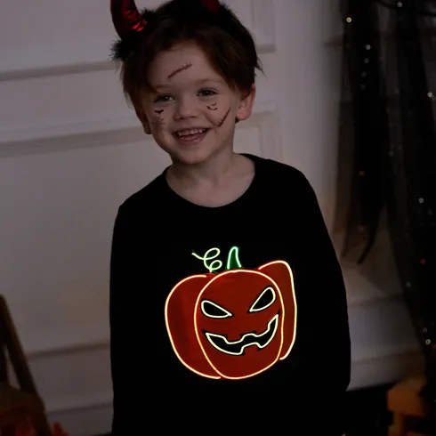 Go-Glow Halloween Illuminating Sweatshirt with Light Up Pumpkin Including Controller (Built-In Battery) Black big image 4