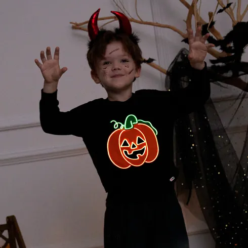 Go-Glow Halloween Illuminating Sweatshirt with Light Up Pumpkin Including Controller (Built-In Battery) Black big image 3