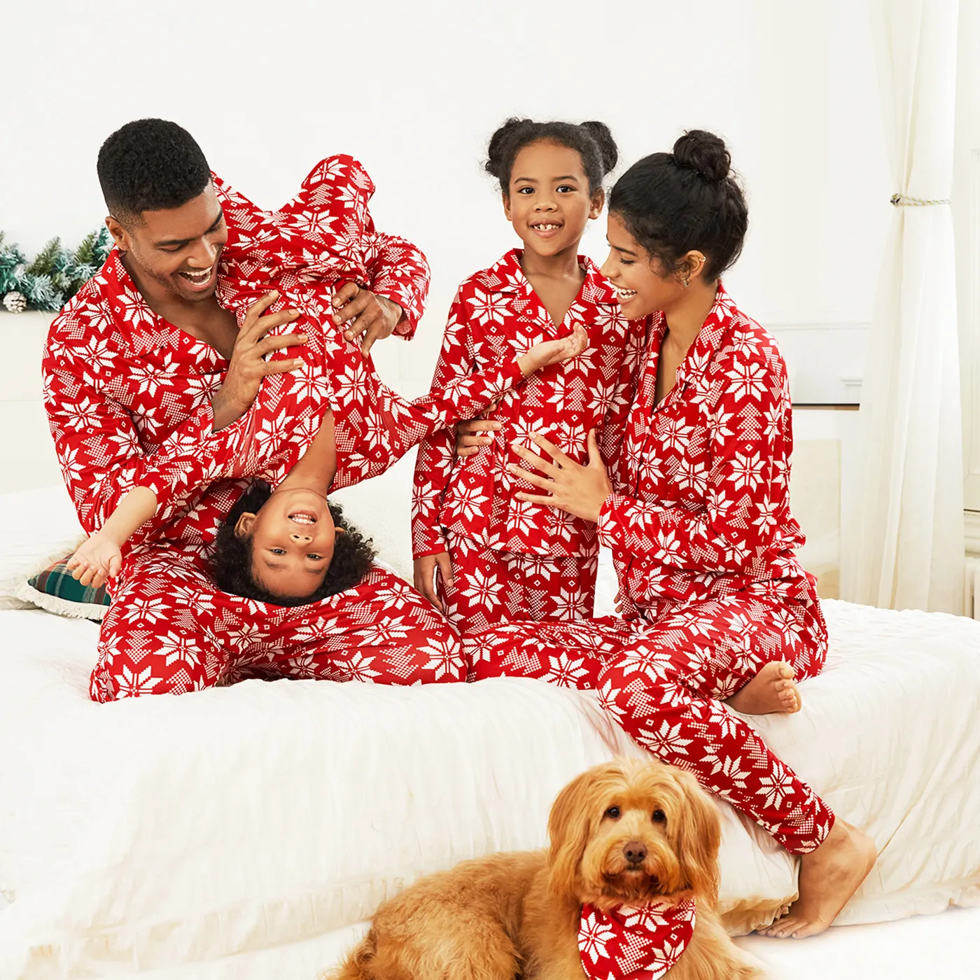 Christmas Snowflake Allover Print Notched Collar button-down Shirt and Pants Family Matching Pajamas Sets (Flame Resistant) Red image 2