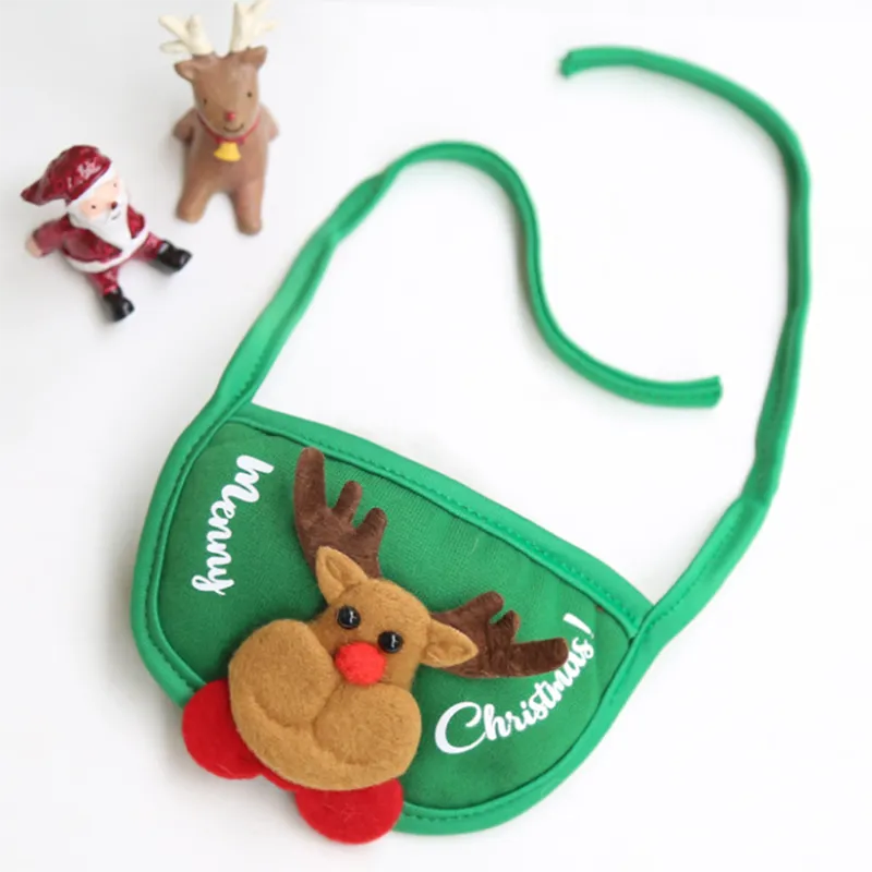 

Adorable Christmas-Themed Pet Accessories