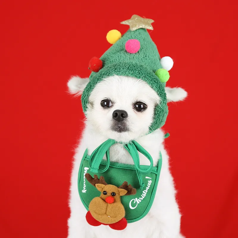 Adorable Christmas-Themed Pet Accessories  image 2