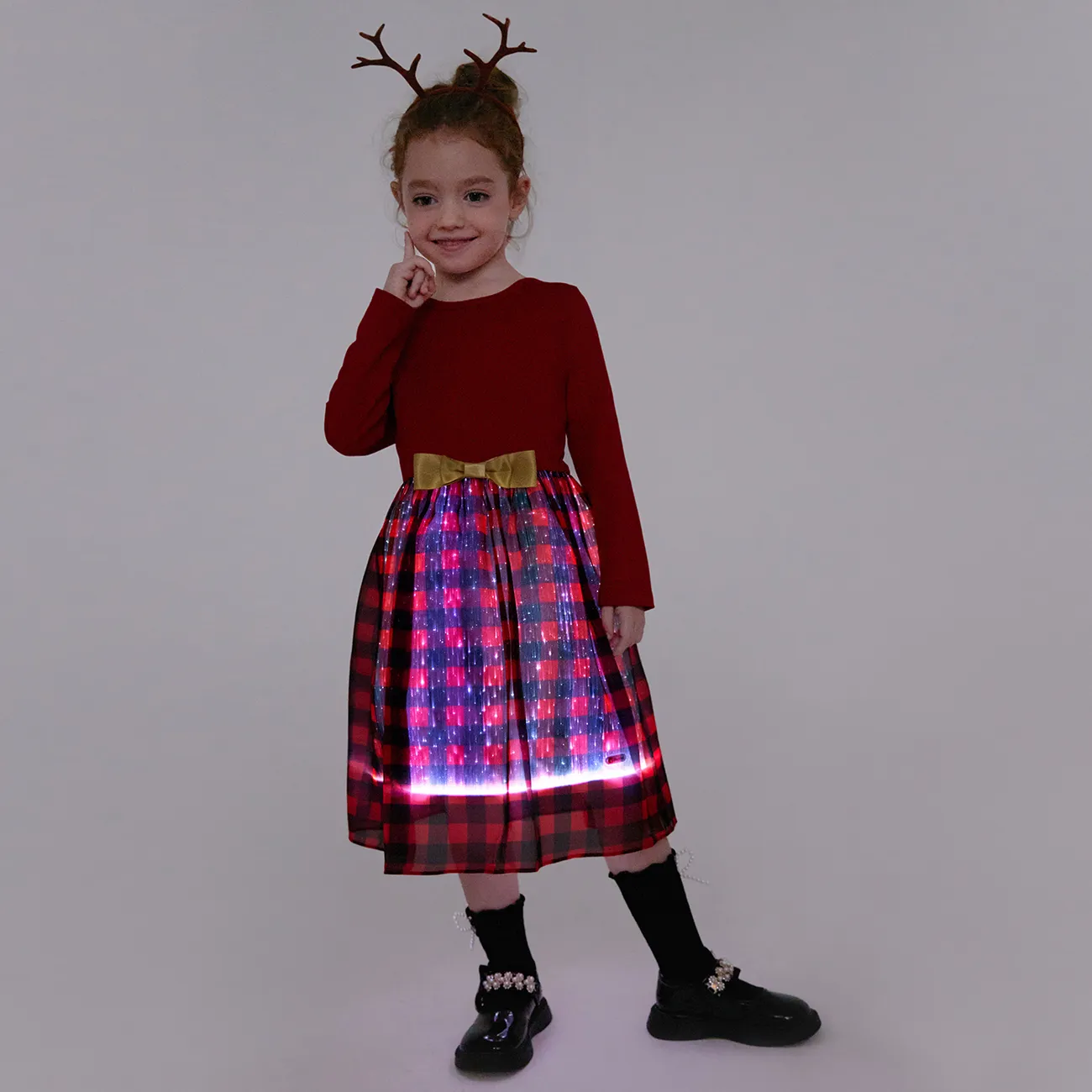 Vestido iluminador navideño Go-Glow con falda iluminada con patrón a cuadros que incluye controlador (batería incorporada) Rojo big image 1