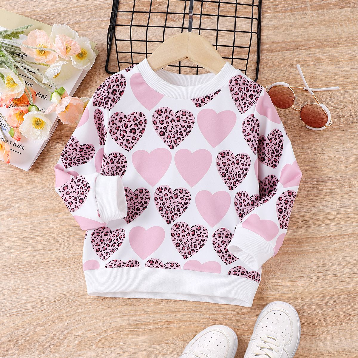 Kid Girl Allover Leopard Heart Print Sweat-shirt à Manches Longues