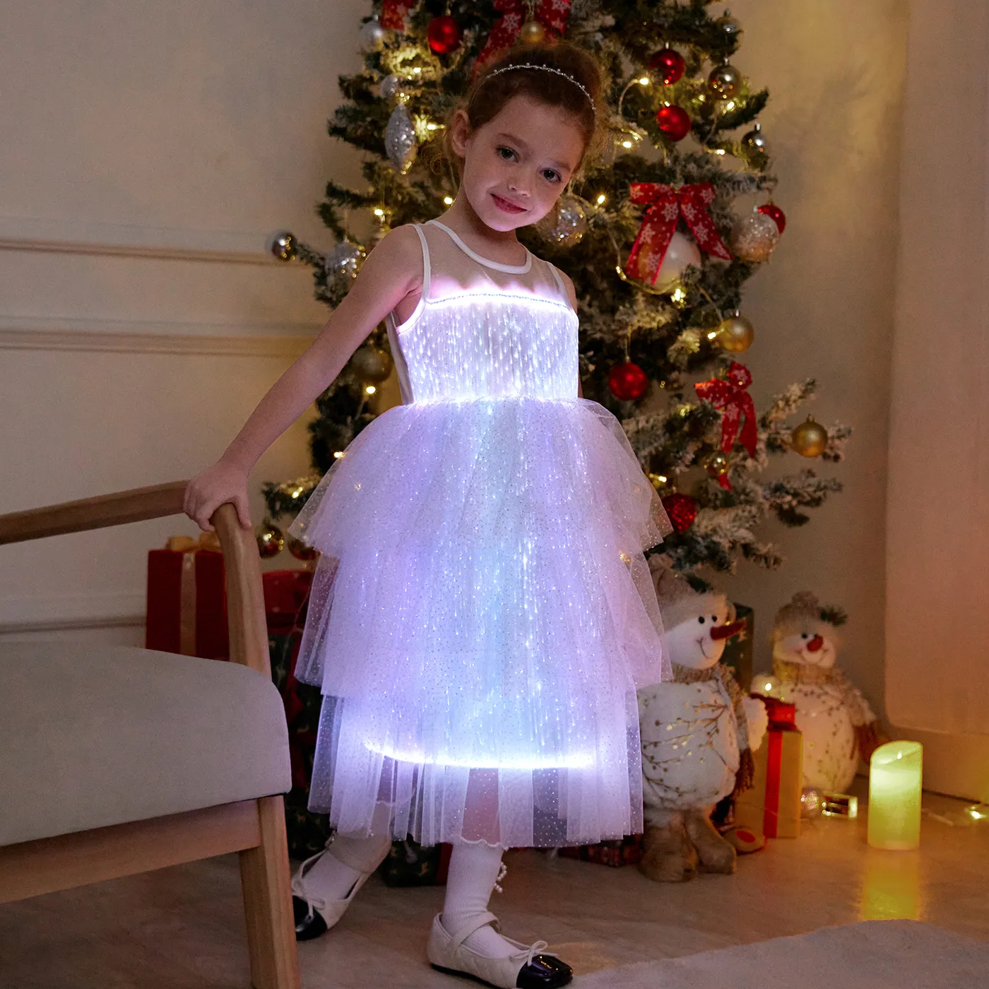 Go-Glow Light Up Robe De Soirée Blanche Avec Papillon à Paillettes, Y Compris Le Contrôleur (batterie Intégrée)