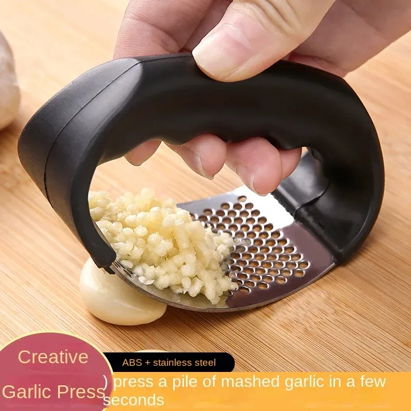 Manual Circular Garlic Press - Household Stainless Steel Garlic Mincer